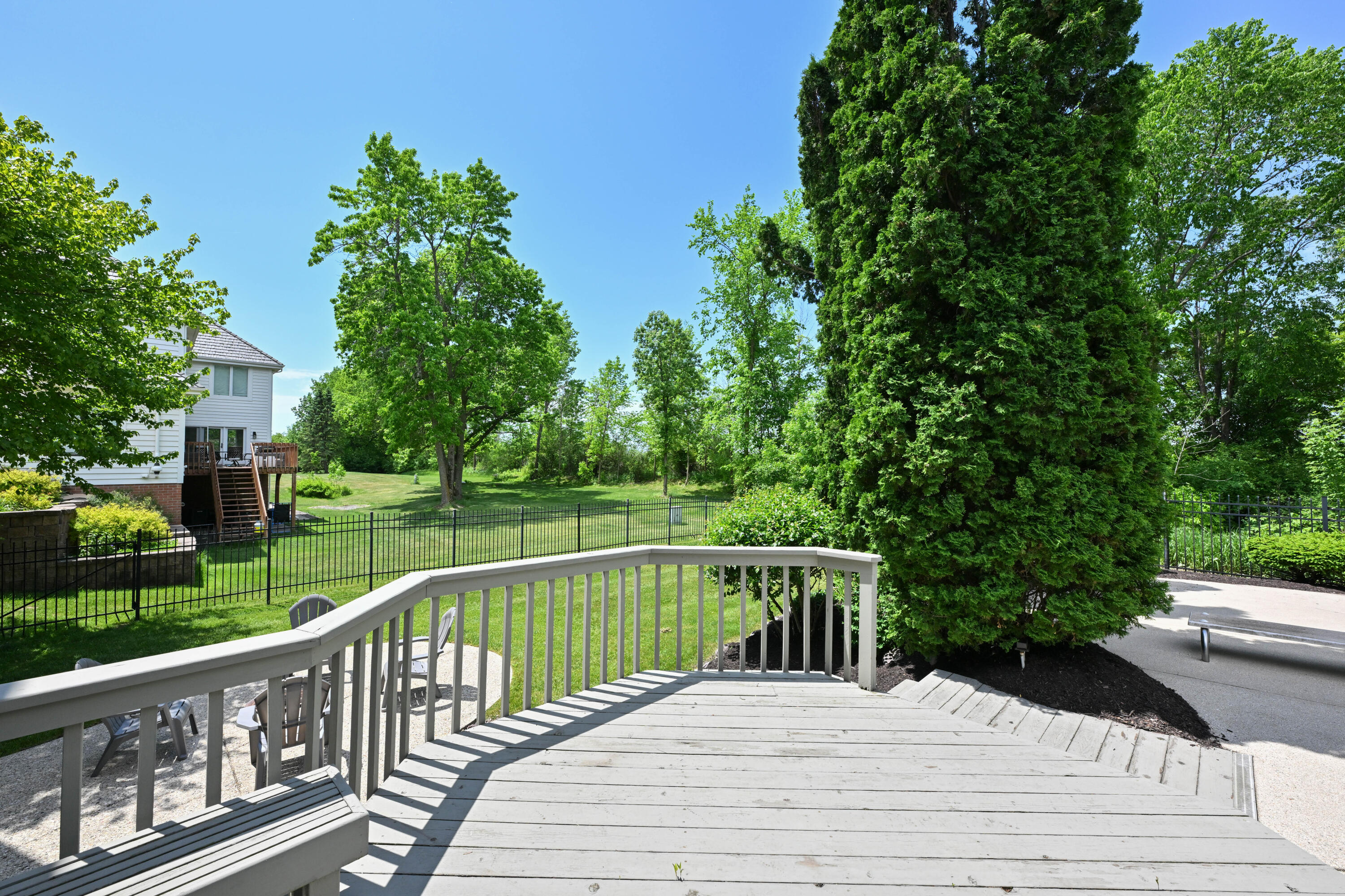 4665 Hastings Dr