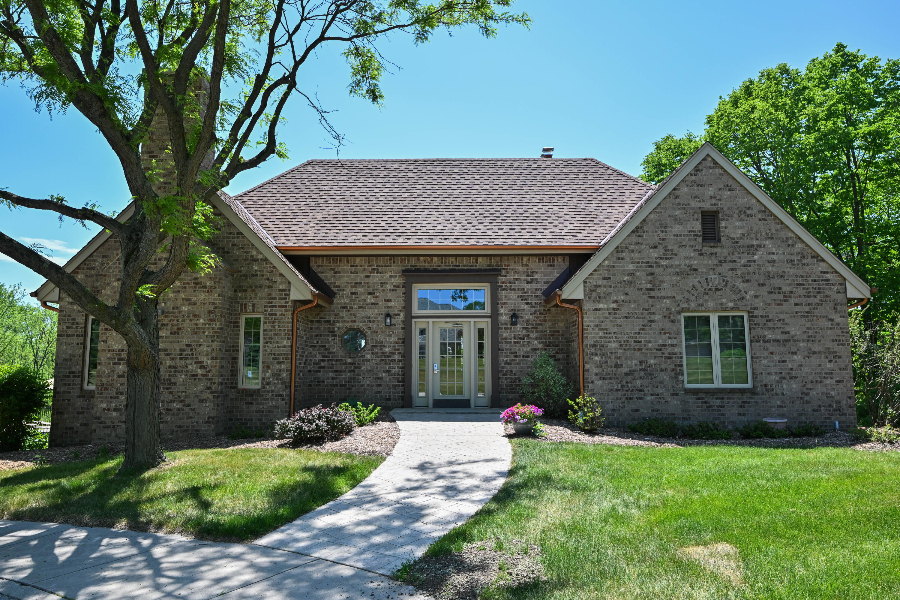 4665 Hastings Dr
