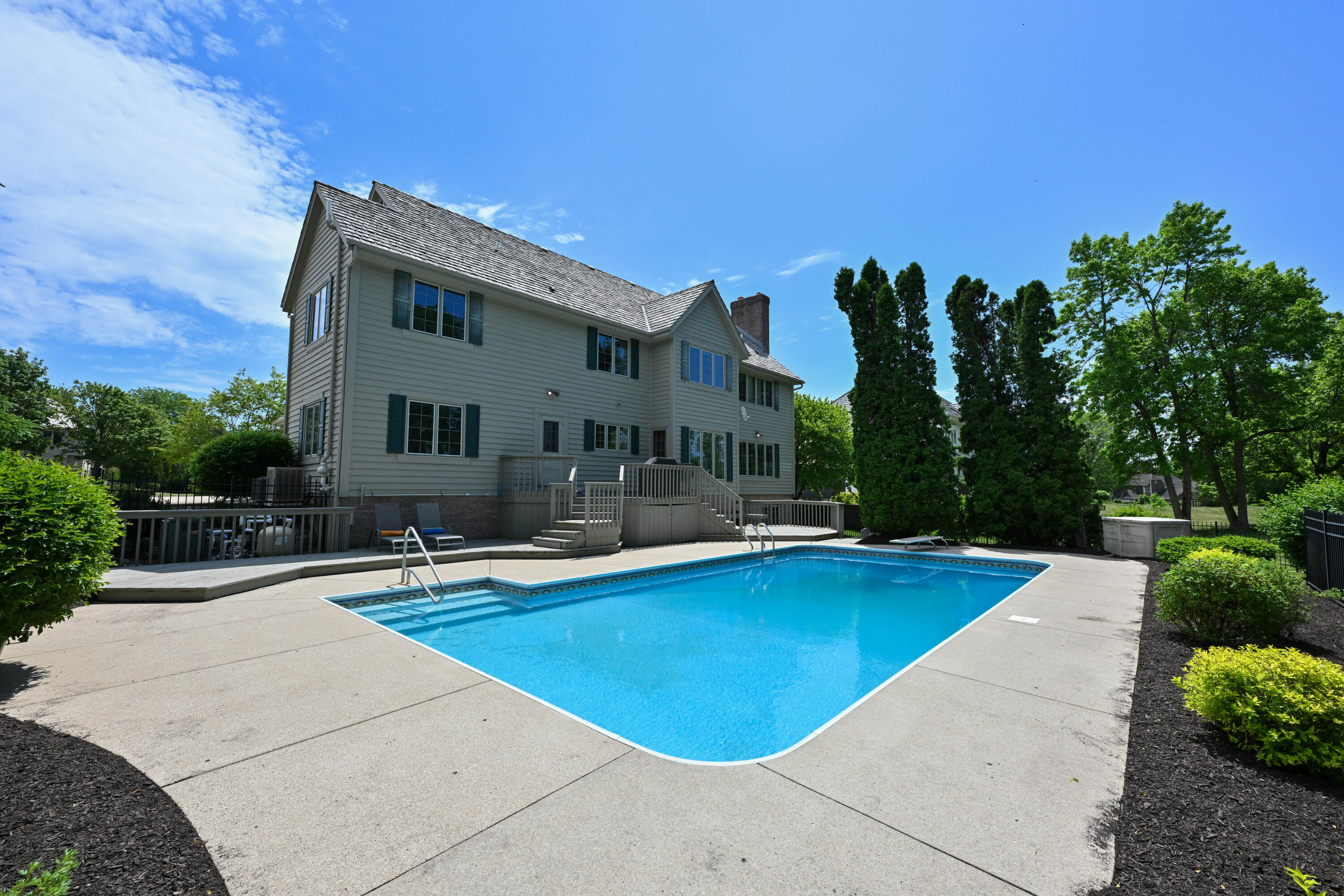 4665 Hastings Dr
