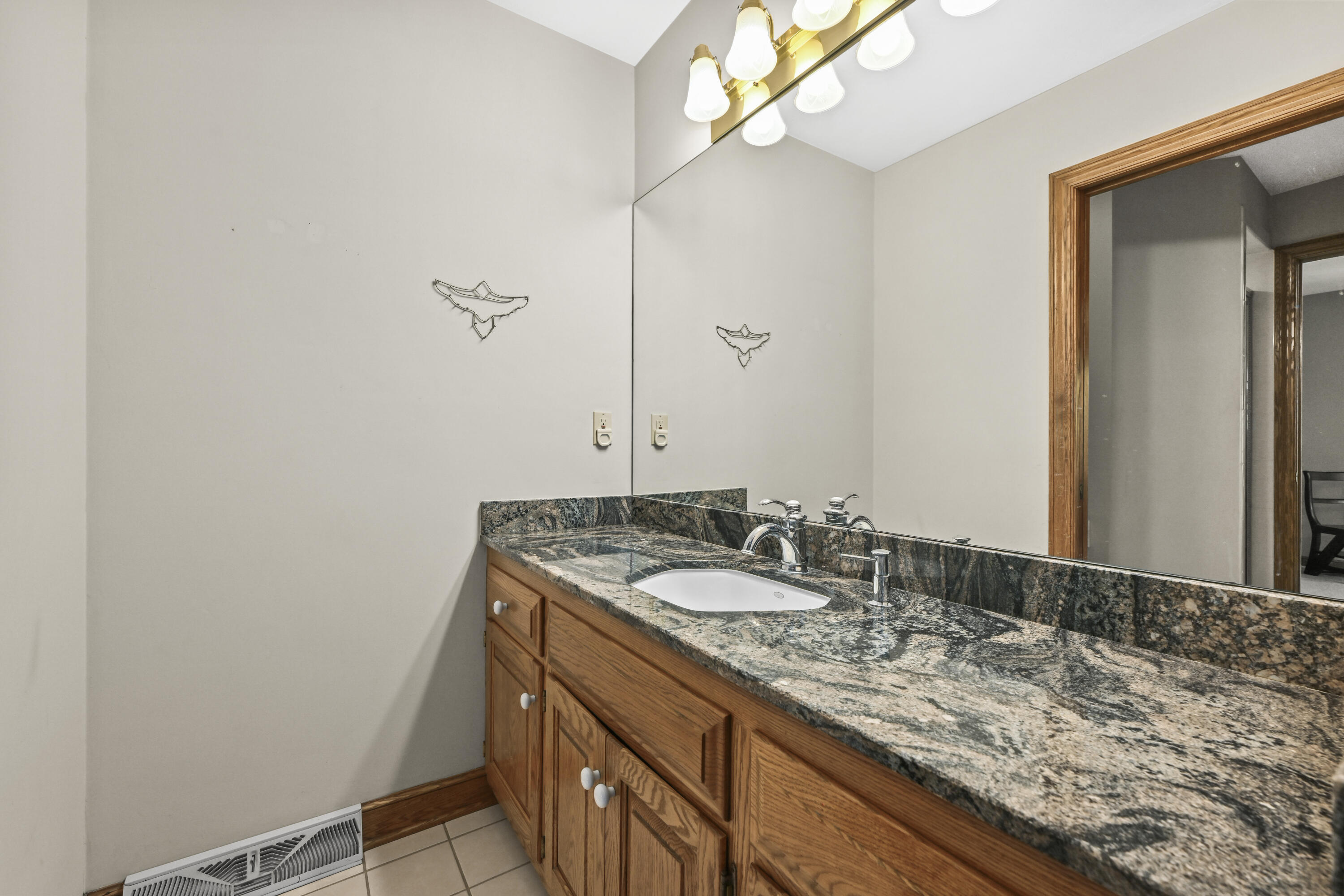 4665 Hastings Dr
