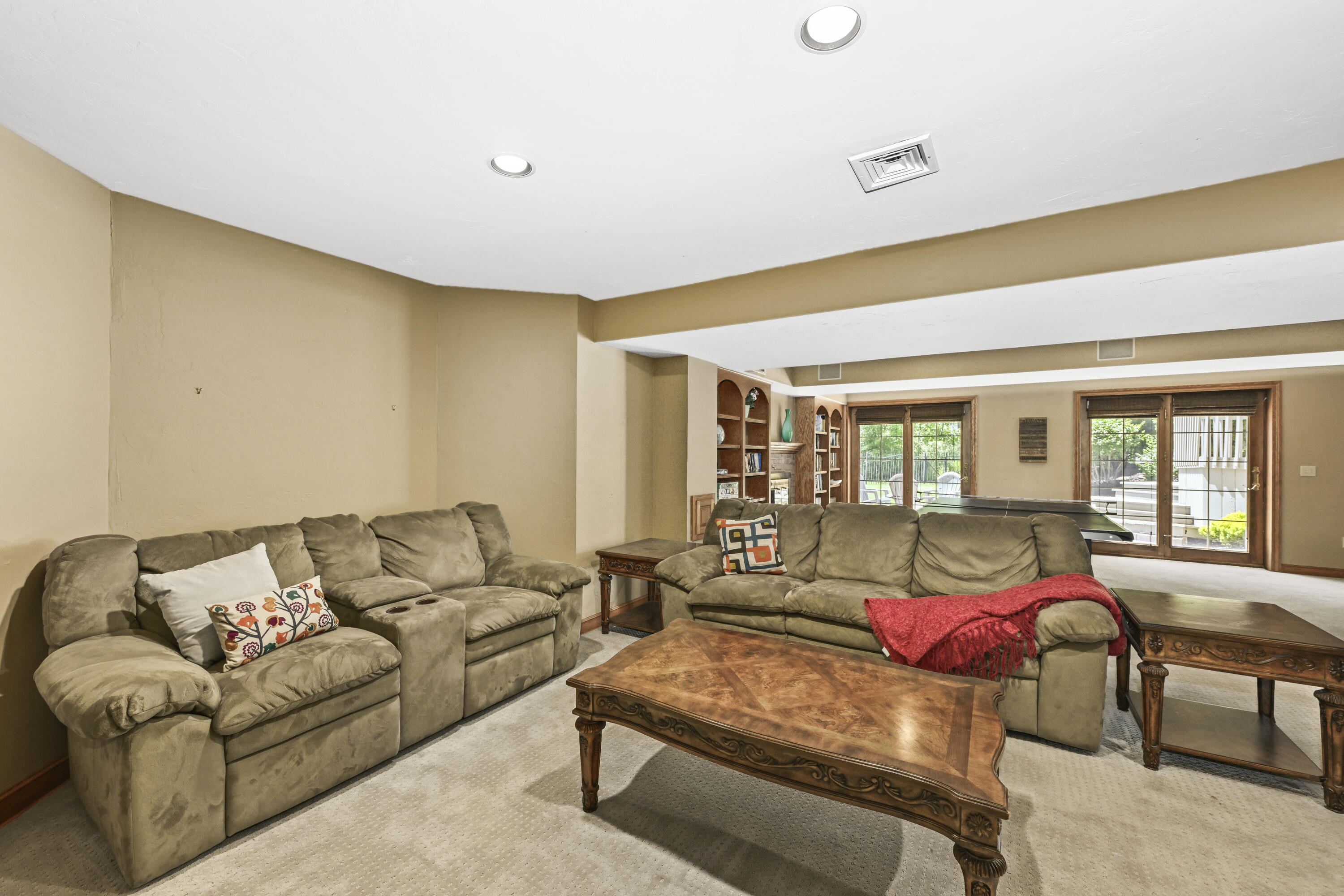 4665 Hastings Dr