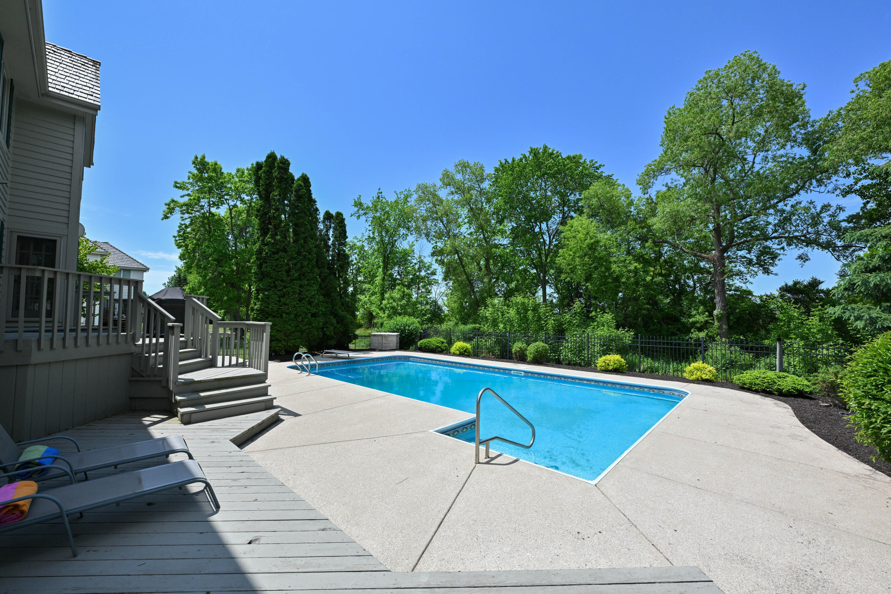 4665 Hastings Dr