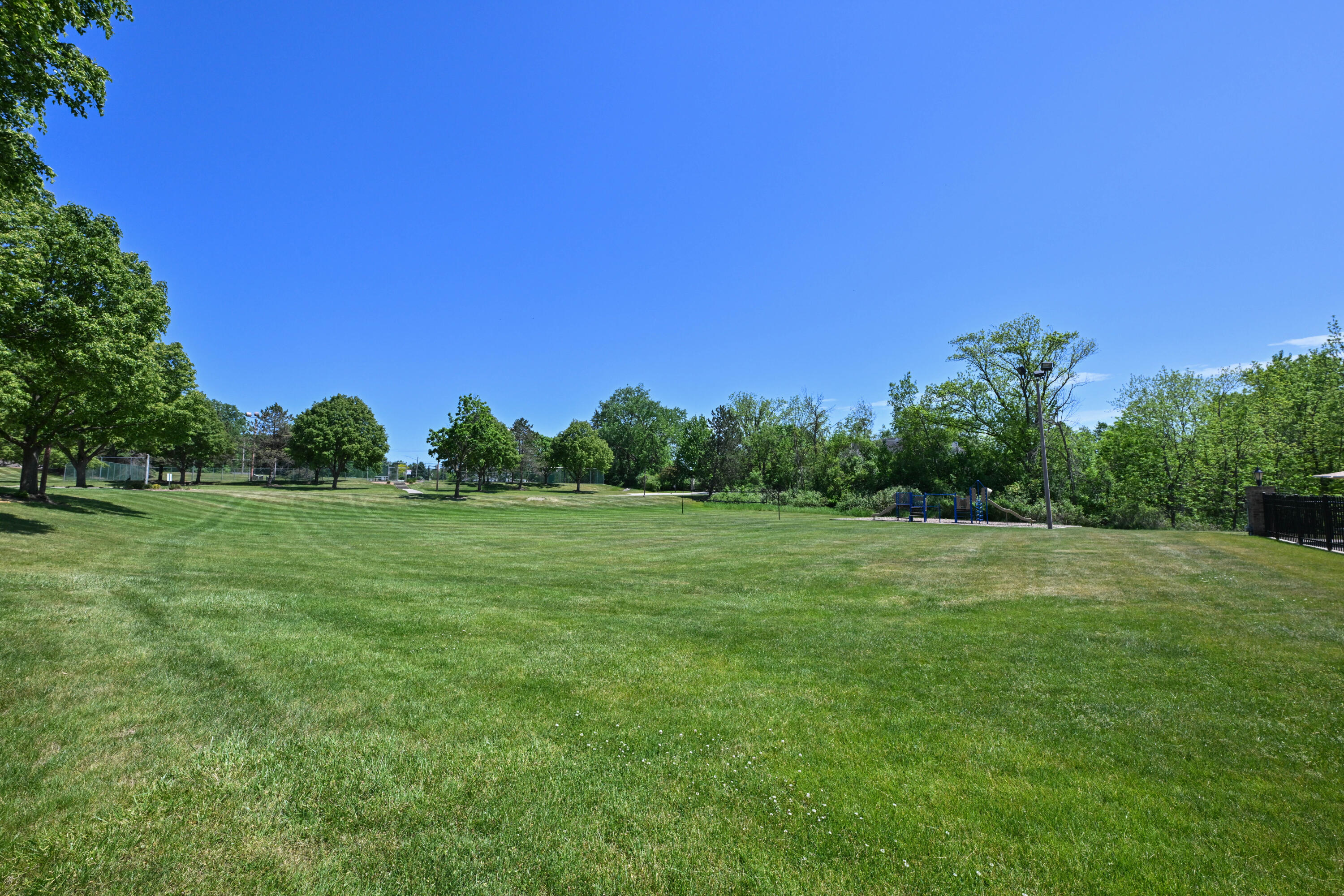 4665 Hastings Dr