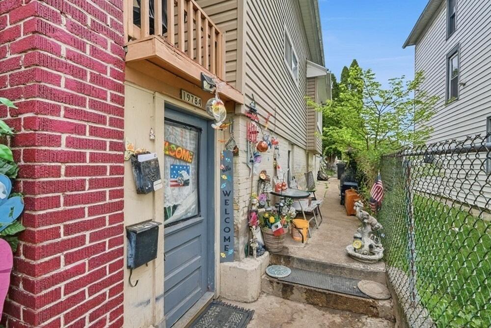 1978 S 12th St S