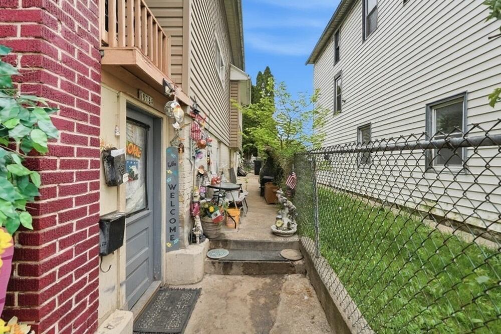 1978 S 12th St S