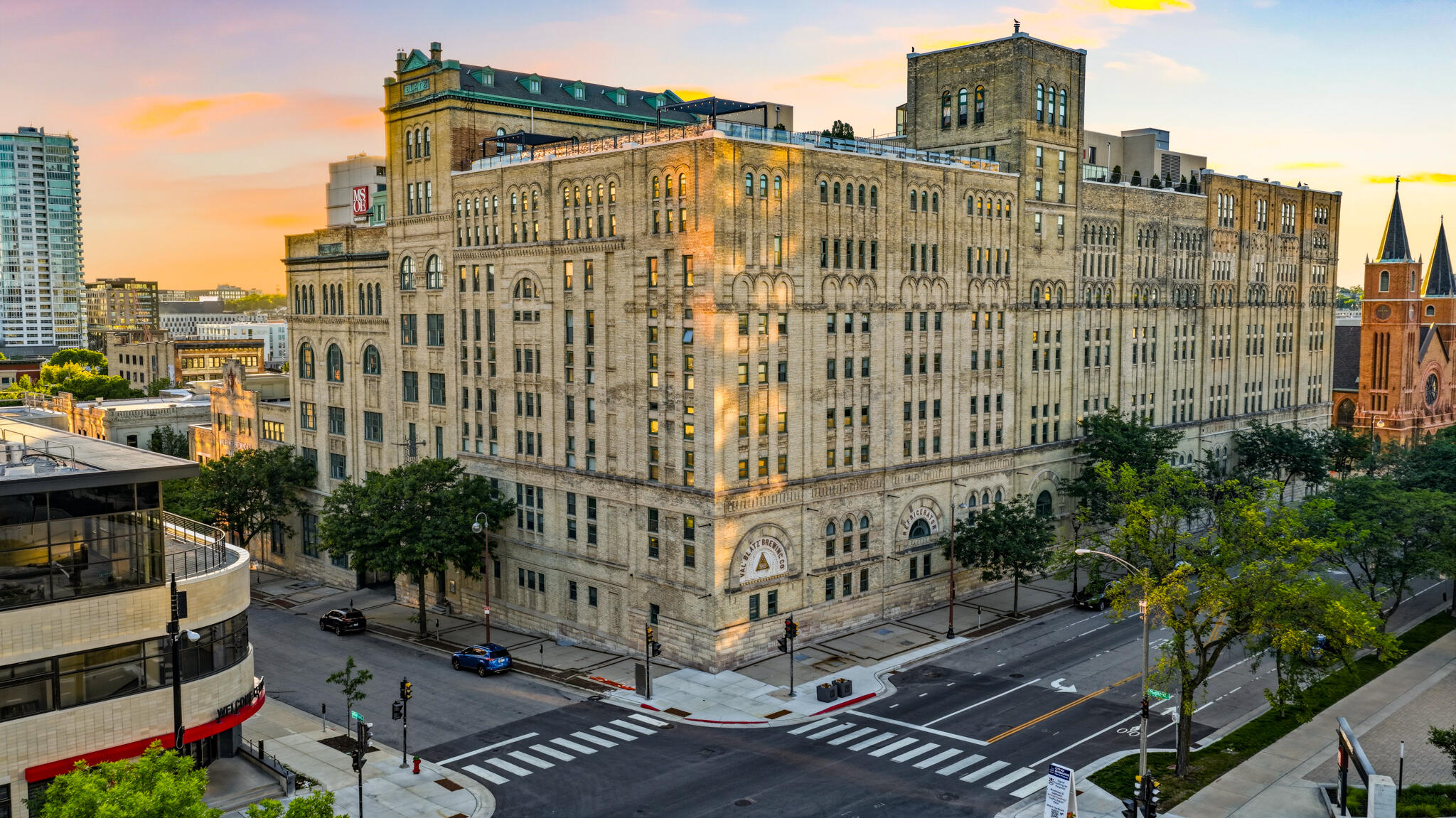 270 E Highland Ave Unit: 847