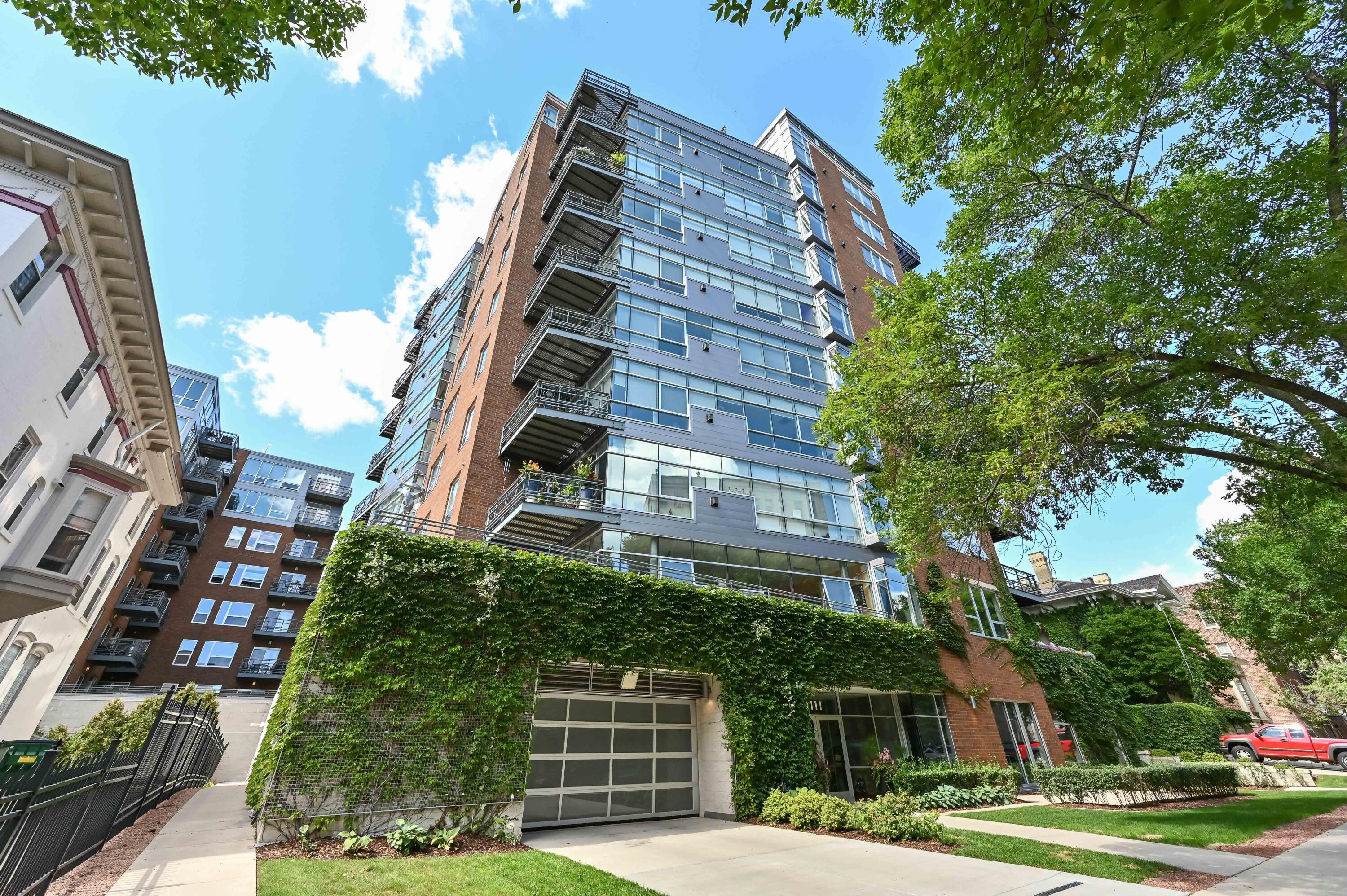 1111 N Marshall St, 501