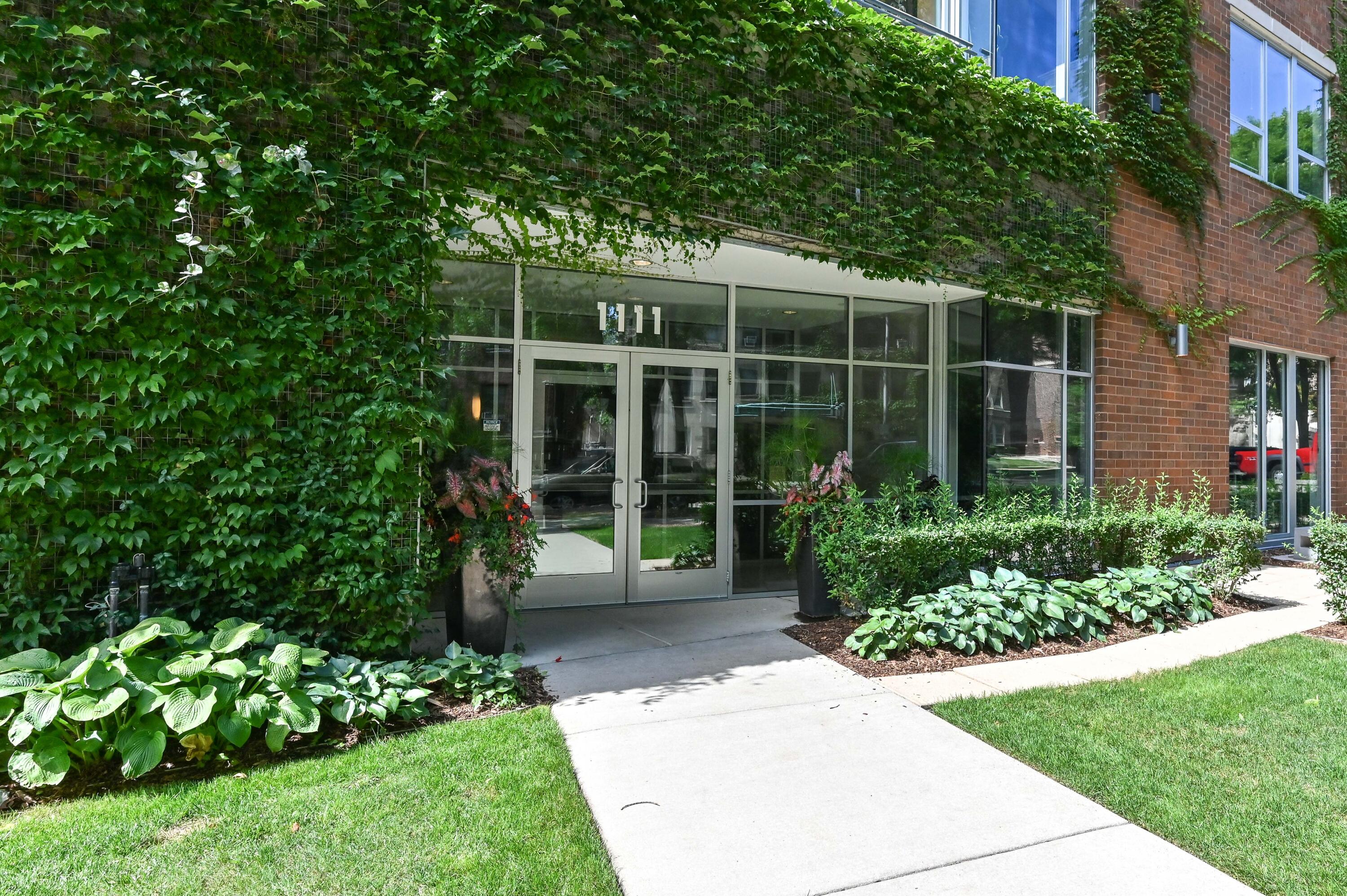1111 N Marshall St, 501