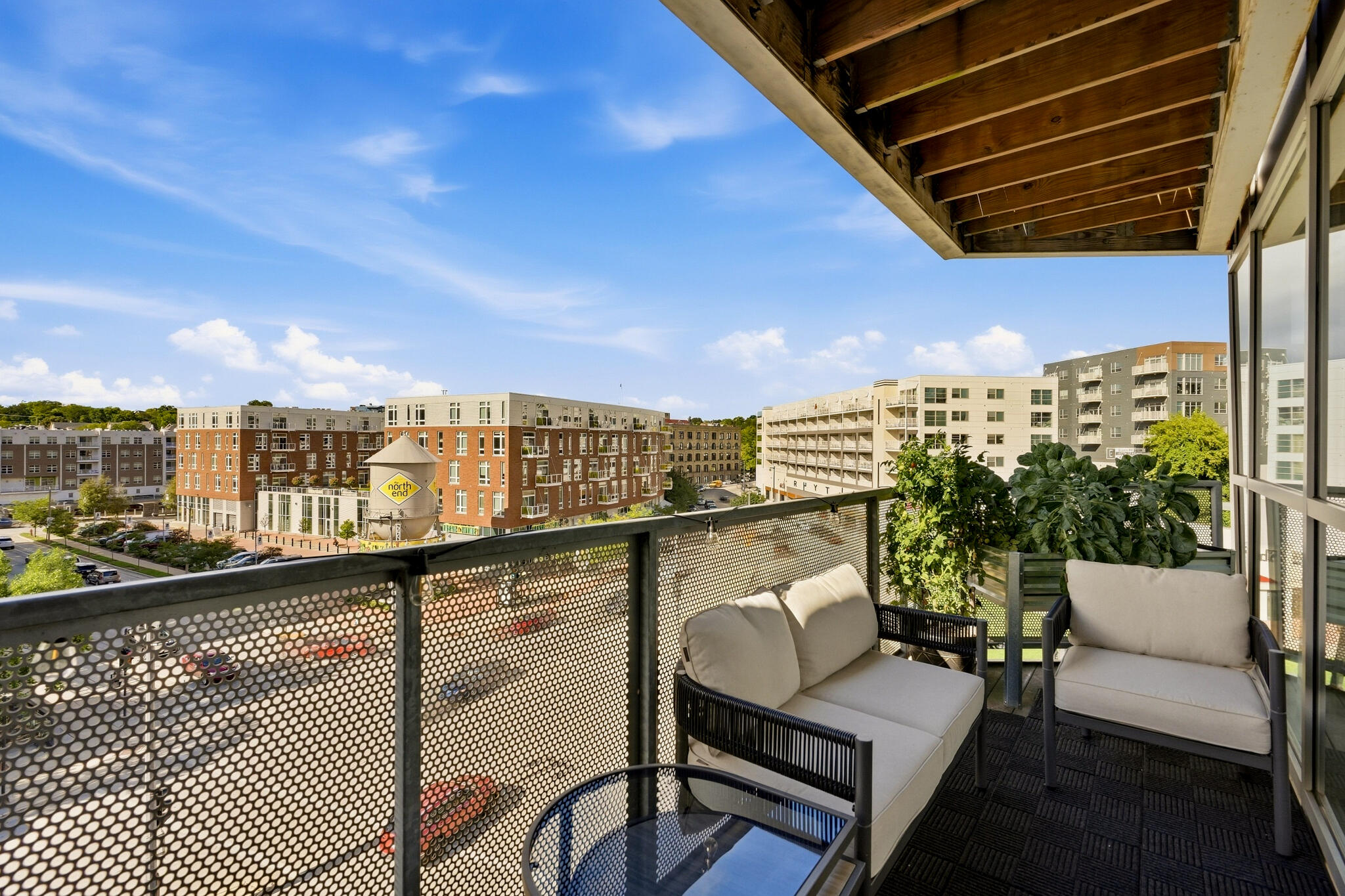 1541 N Jefferson St, 410