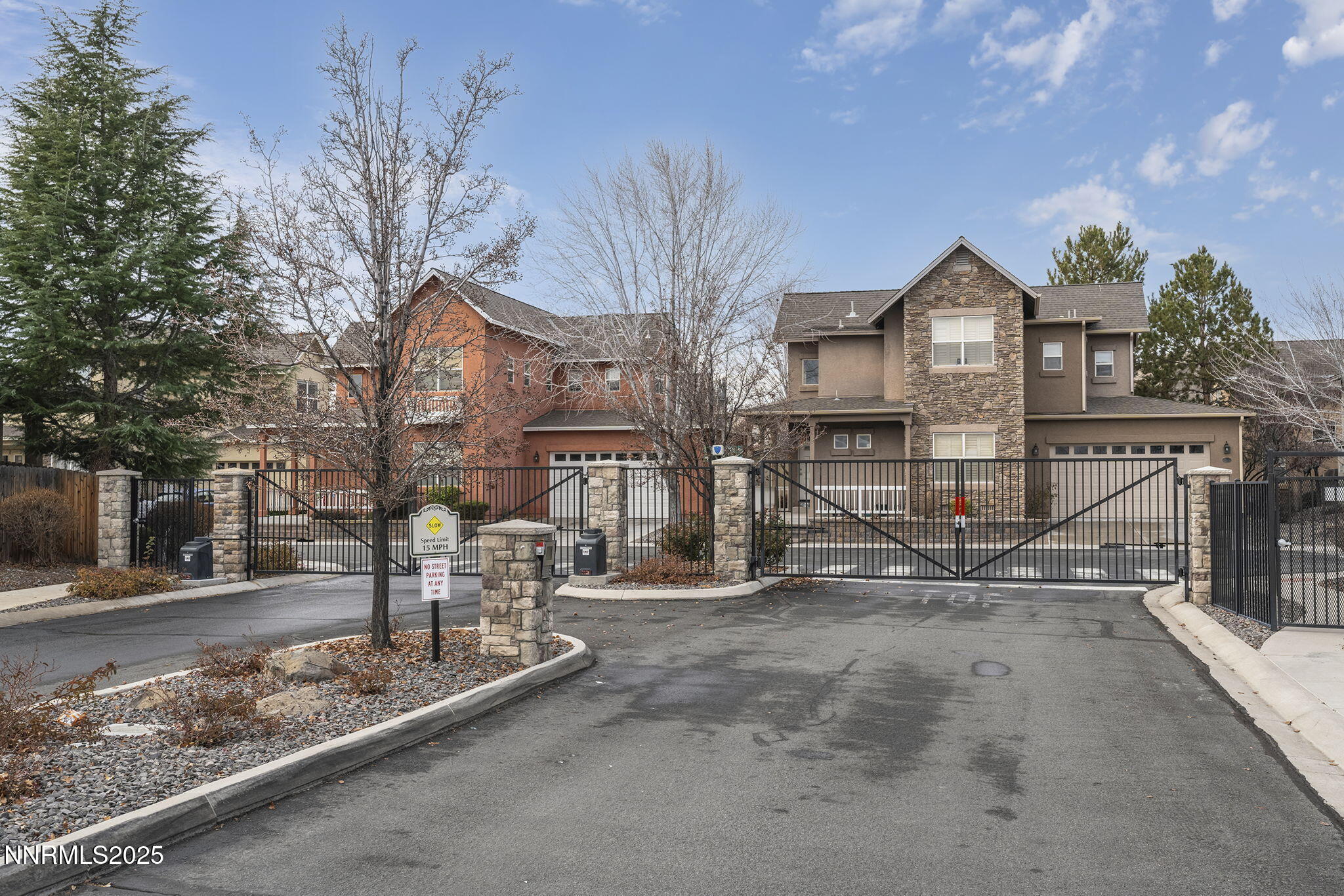 985 Floral Ridge Way