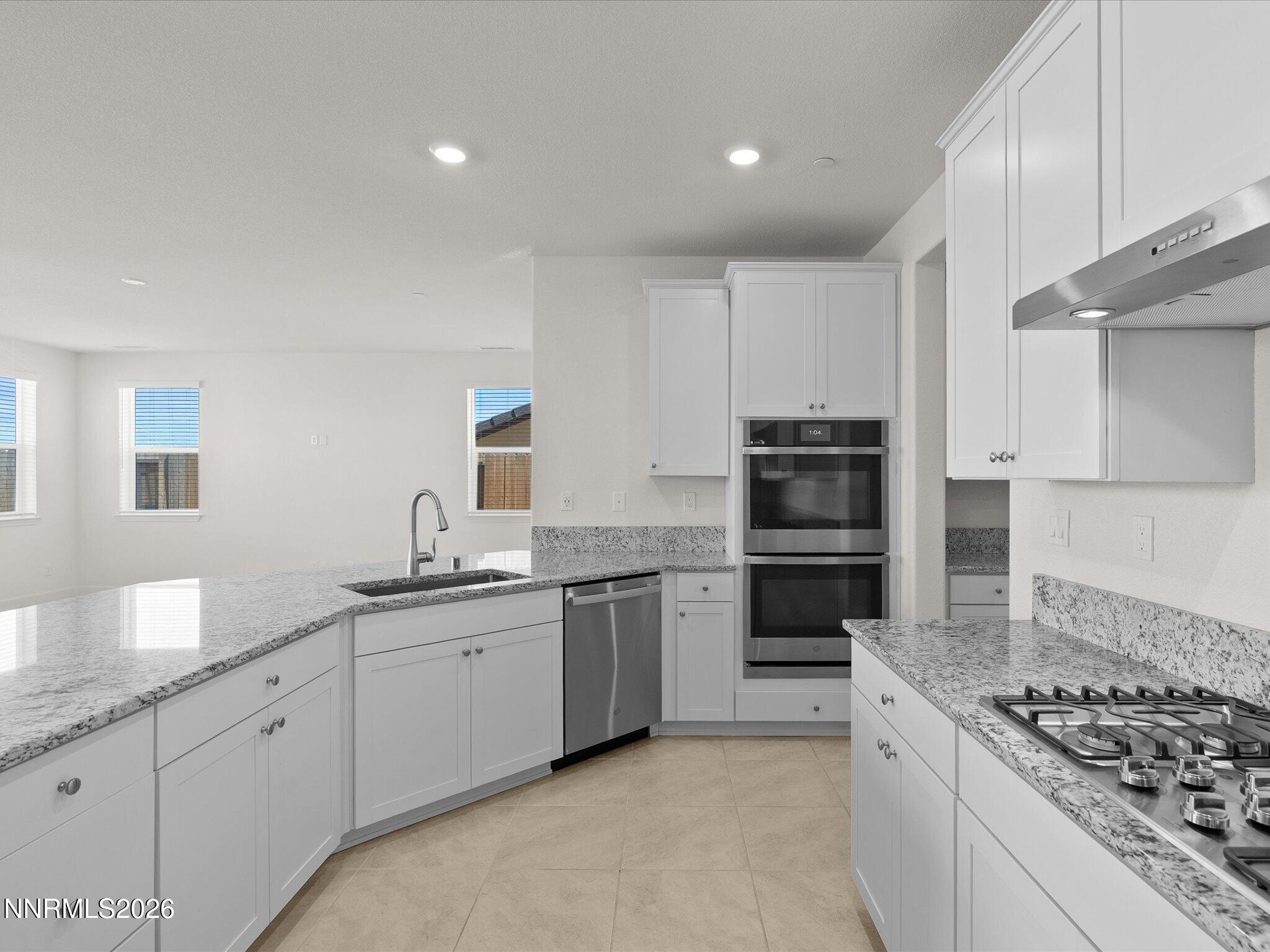 622 W Equinox Peak Court