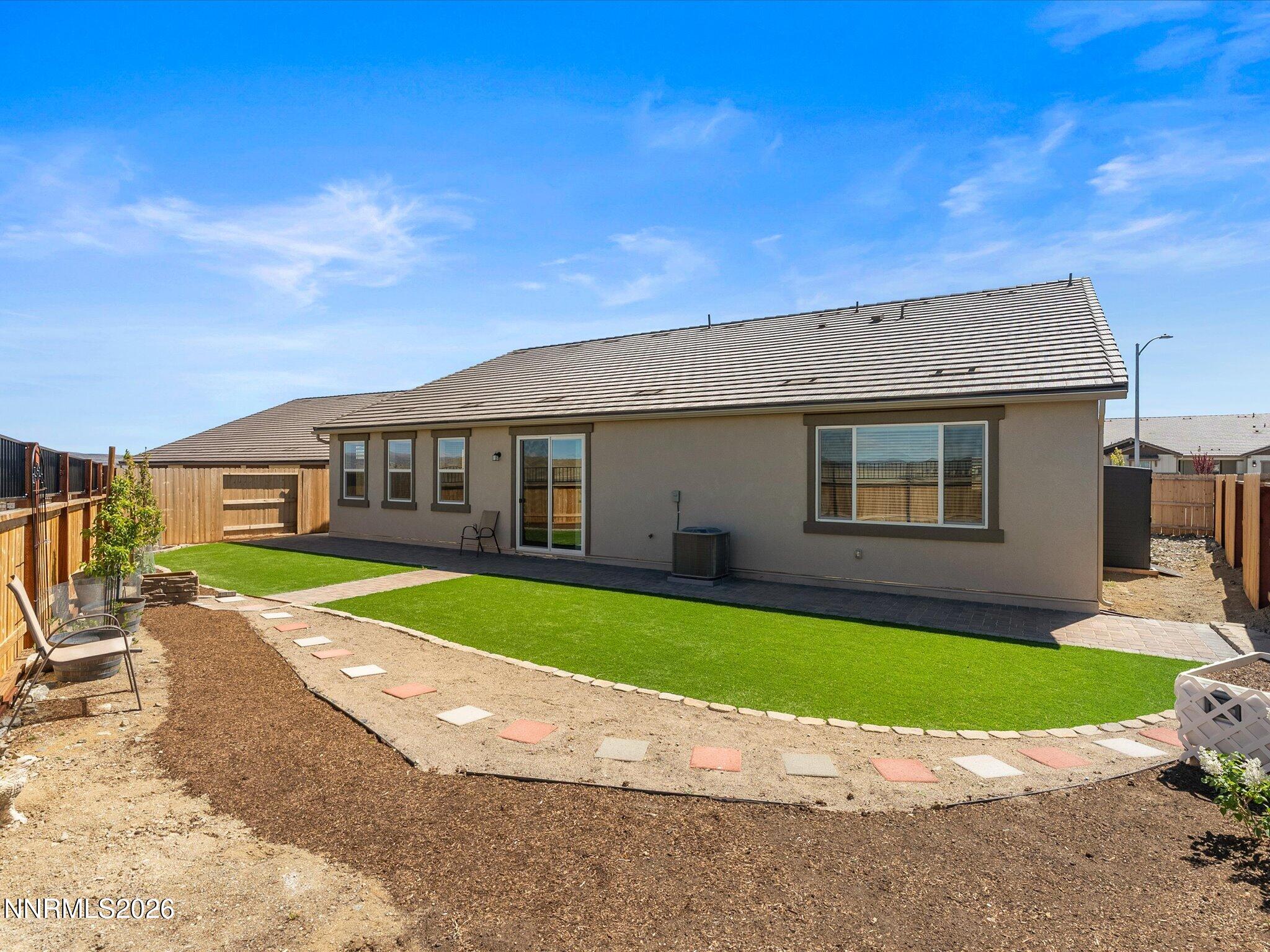 622 W Equinox Peak Court