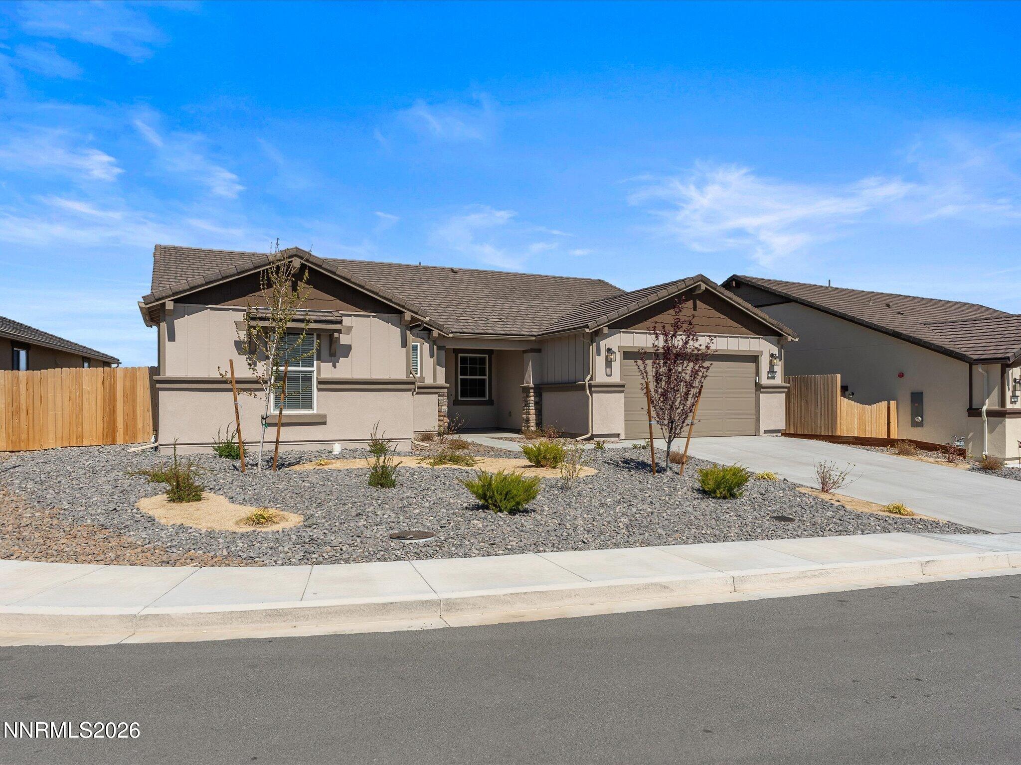 622 W Equinox Peak Court