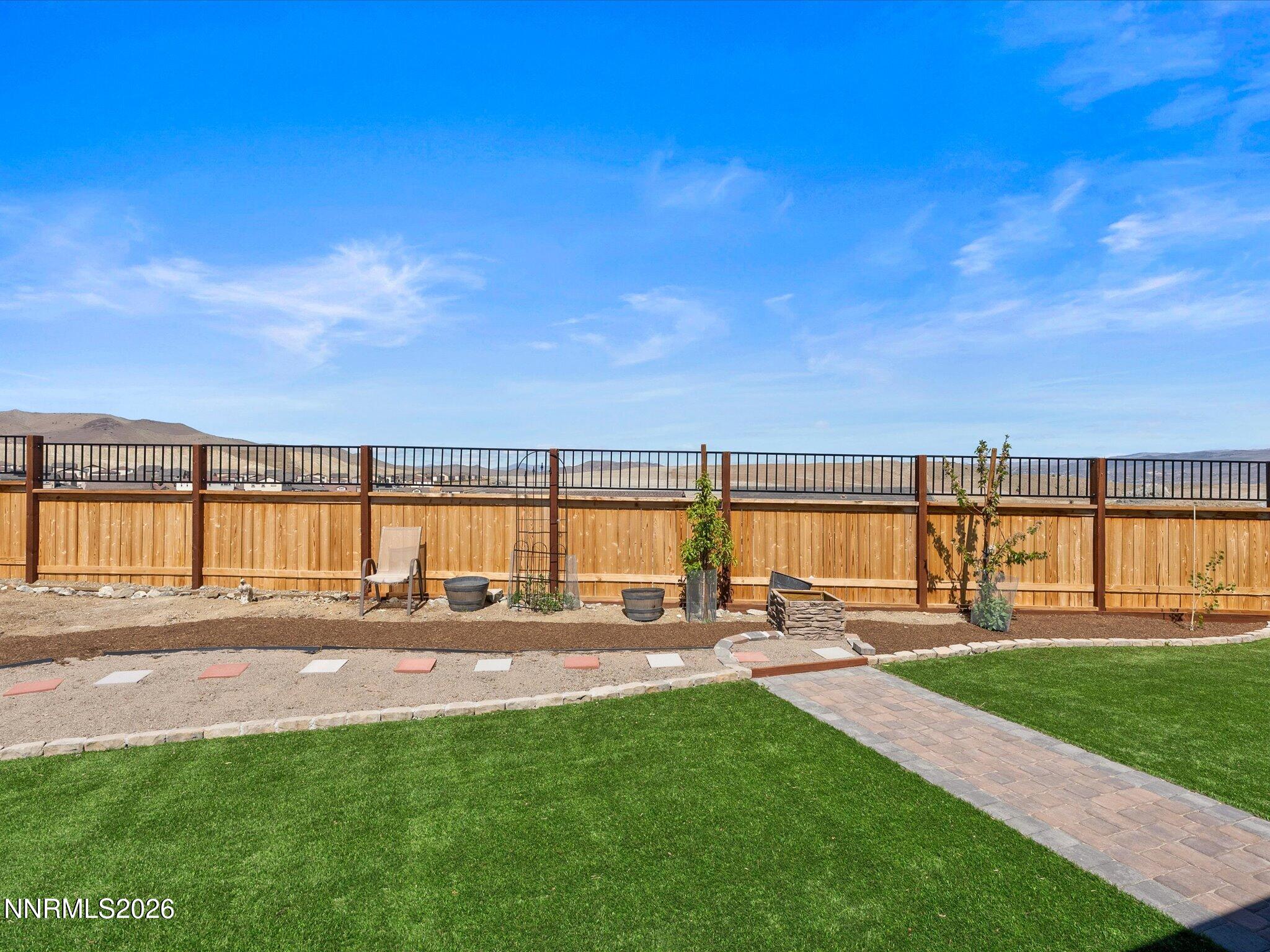 622 W Equinox Peak Court