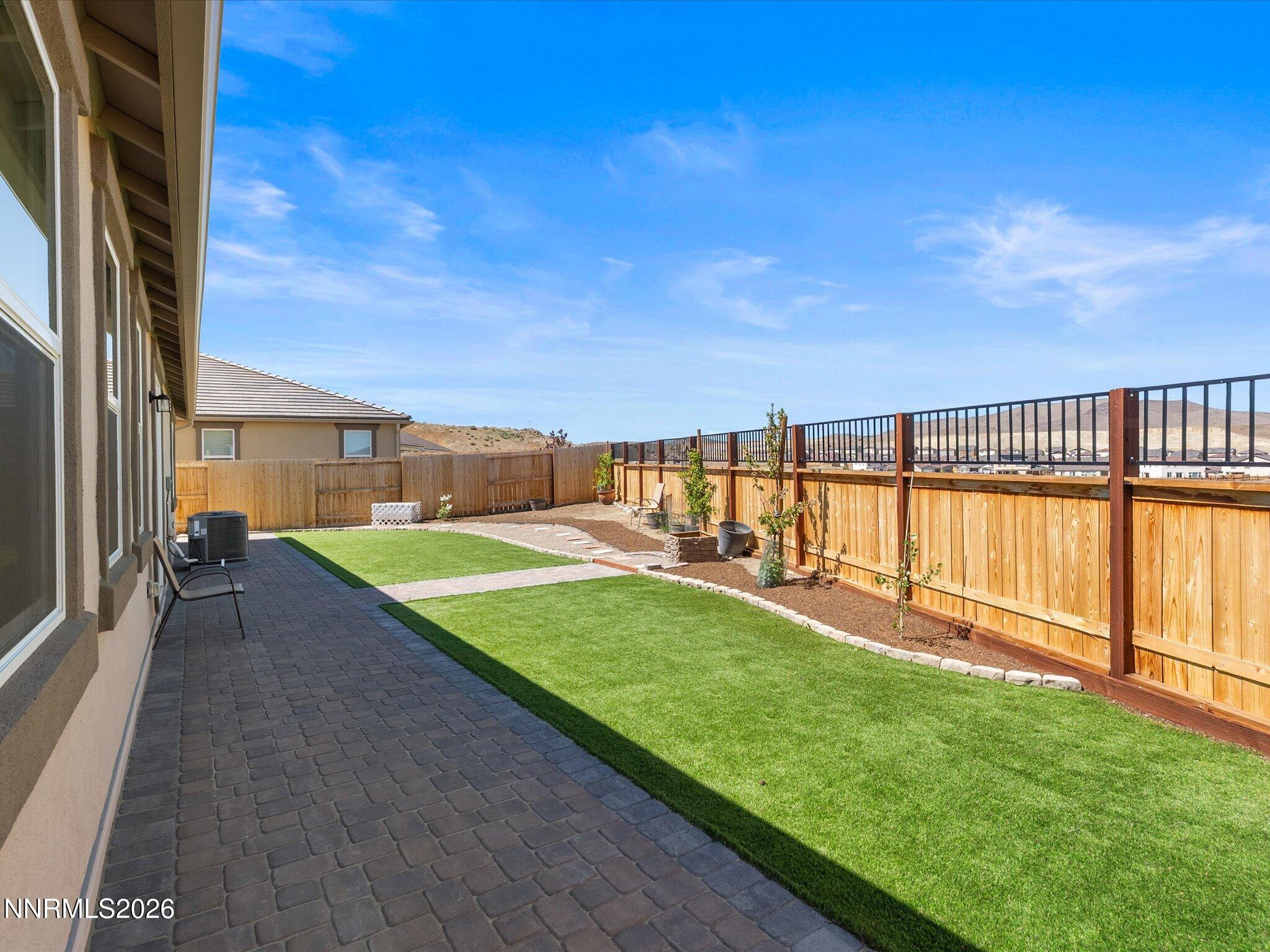622 W Equinox Peak Court