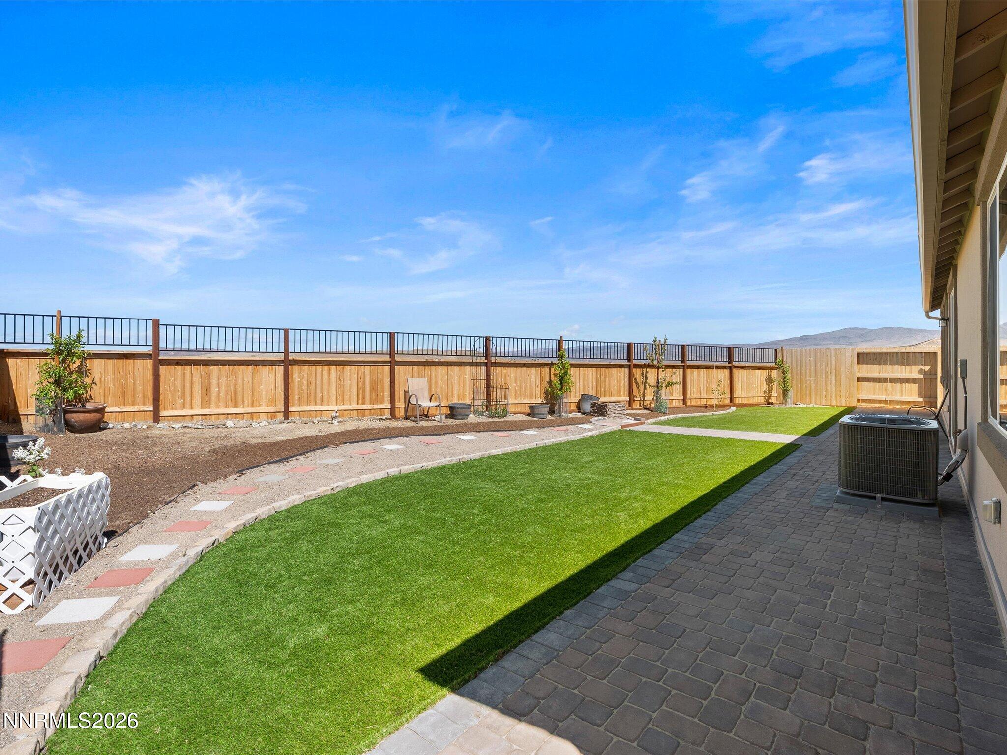 622 W Equinox Peak Court