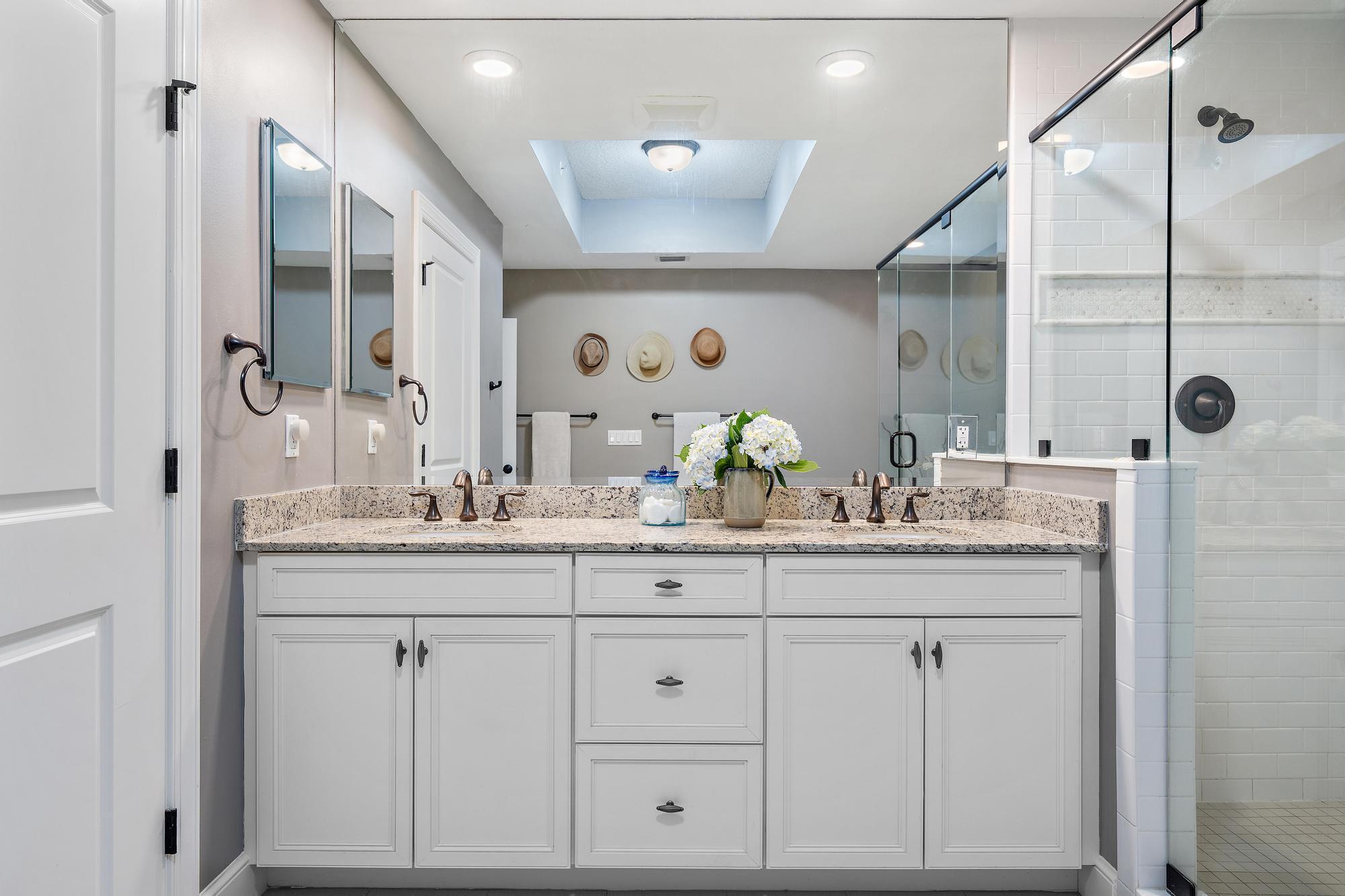 814 S Bay Colony Dr Drive S