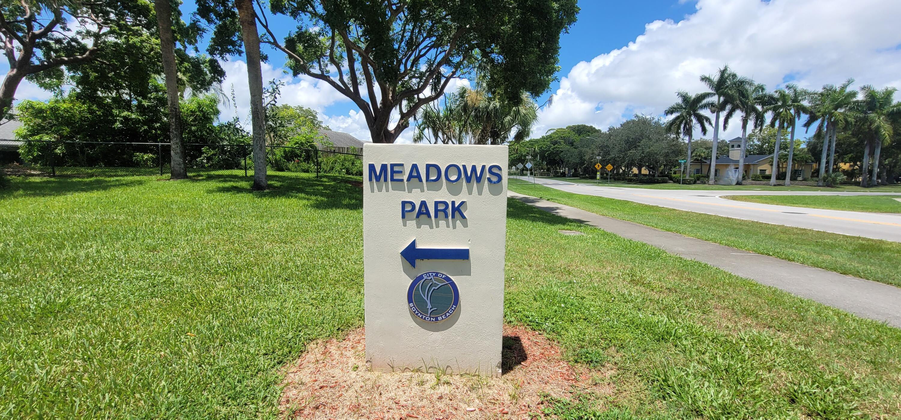 1617 Meadows Circle W