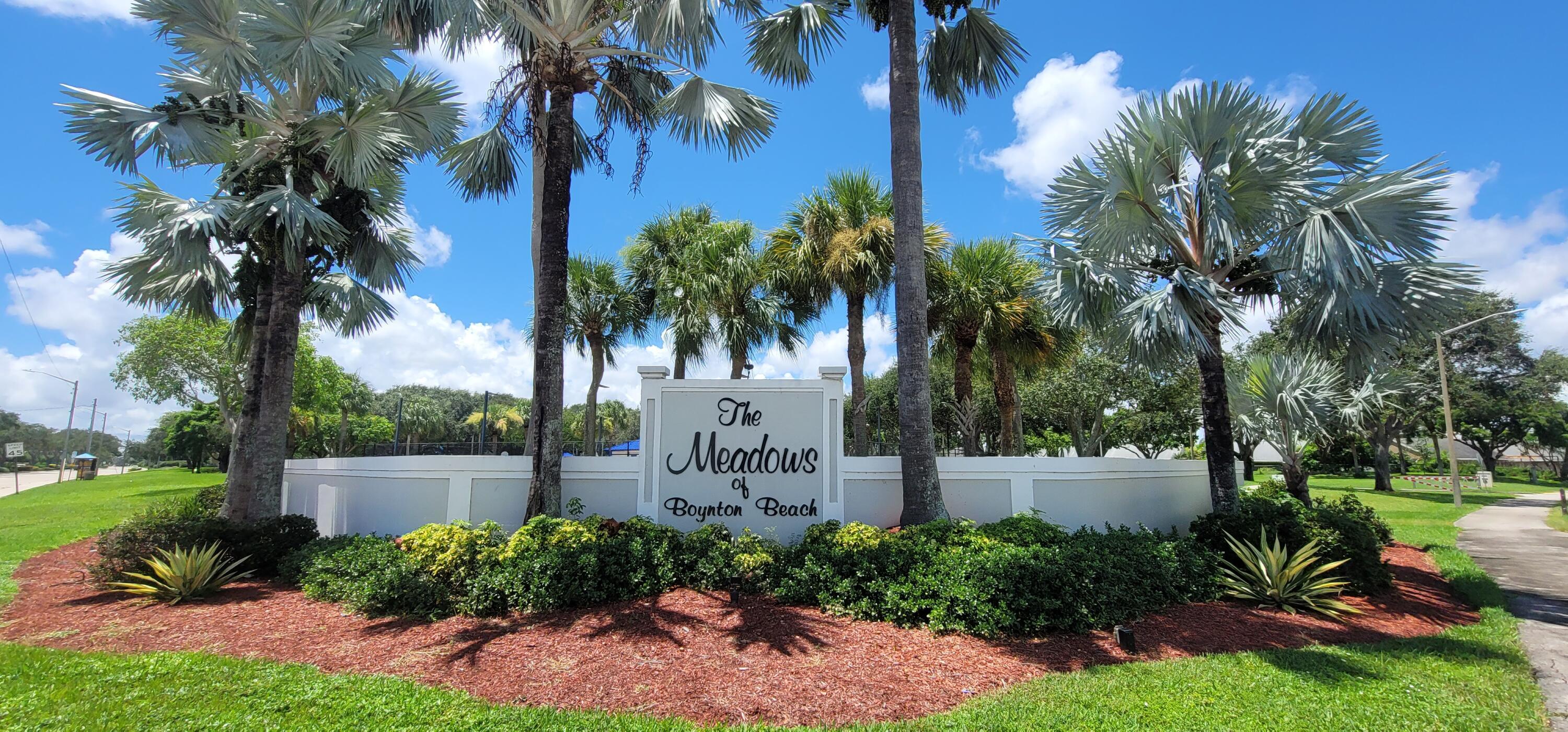 1617 Meadows Circle W