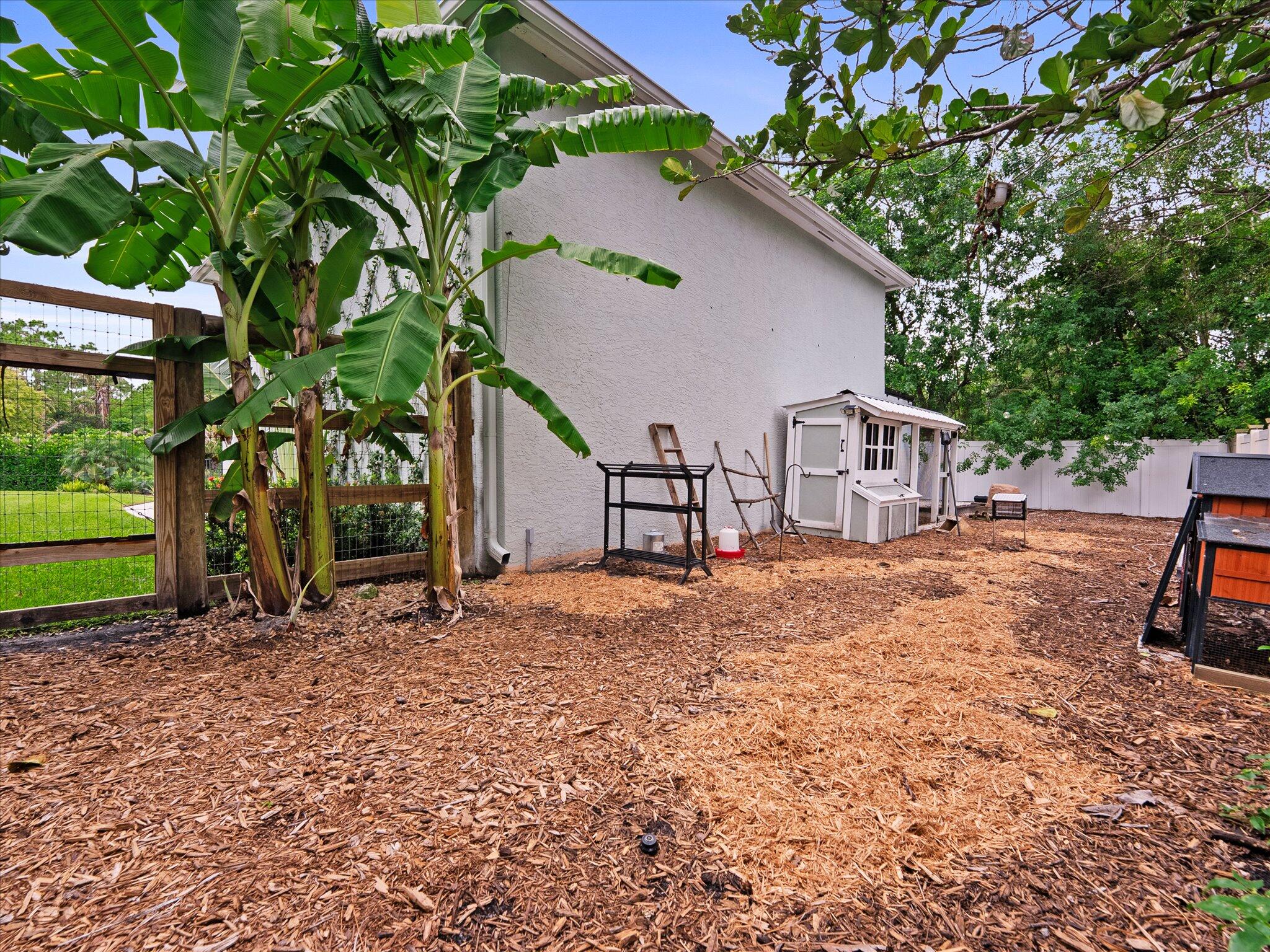 12975 N 169th Ct Court N, Farms