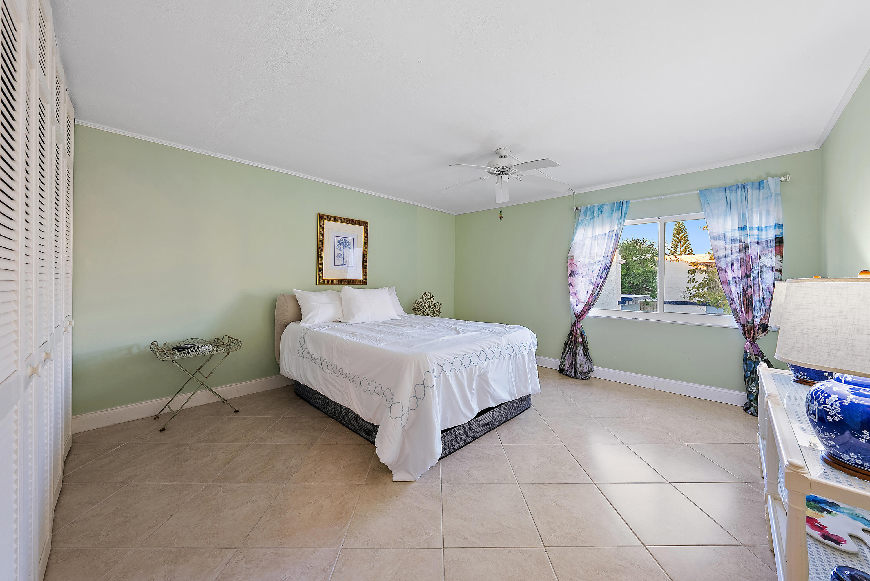 1561 NE 12th Terrace C14