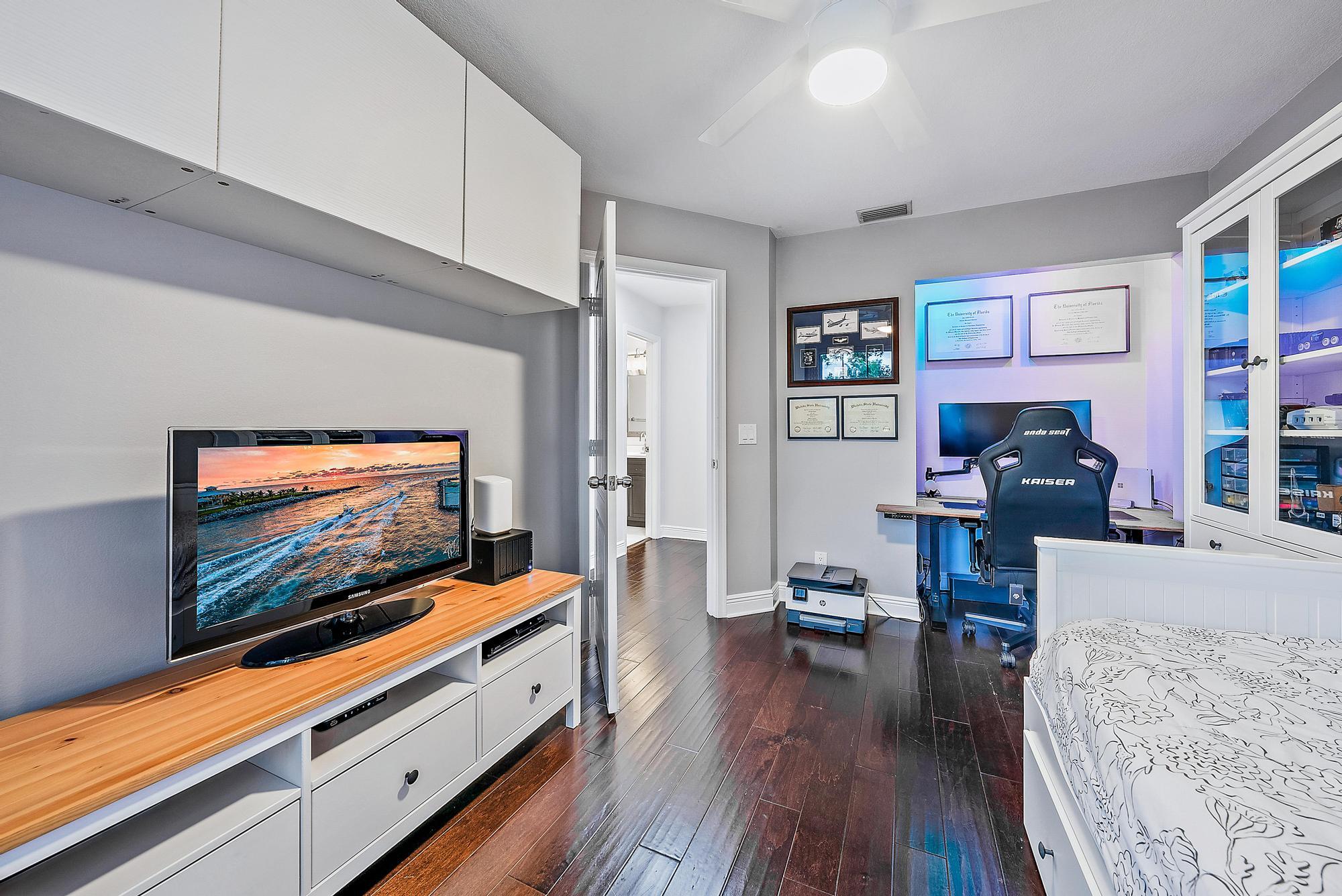 93 Admirals Court