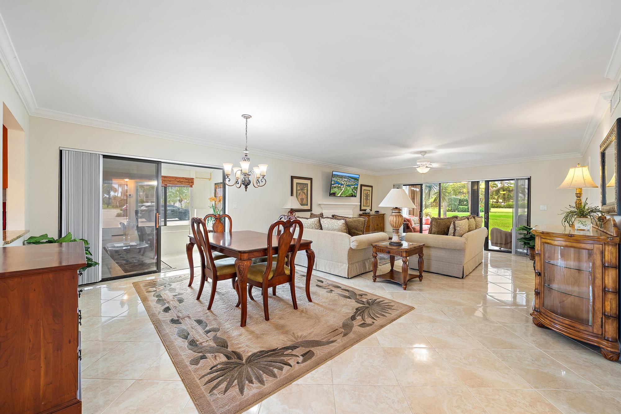 803 Clubhouse Circle