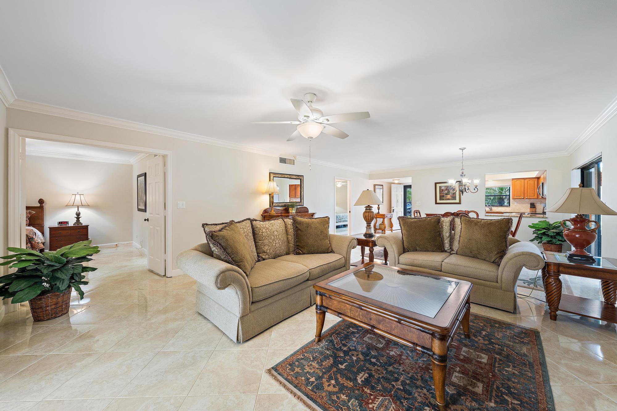 803 Clubhouse Circle