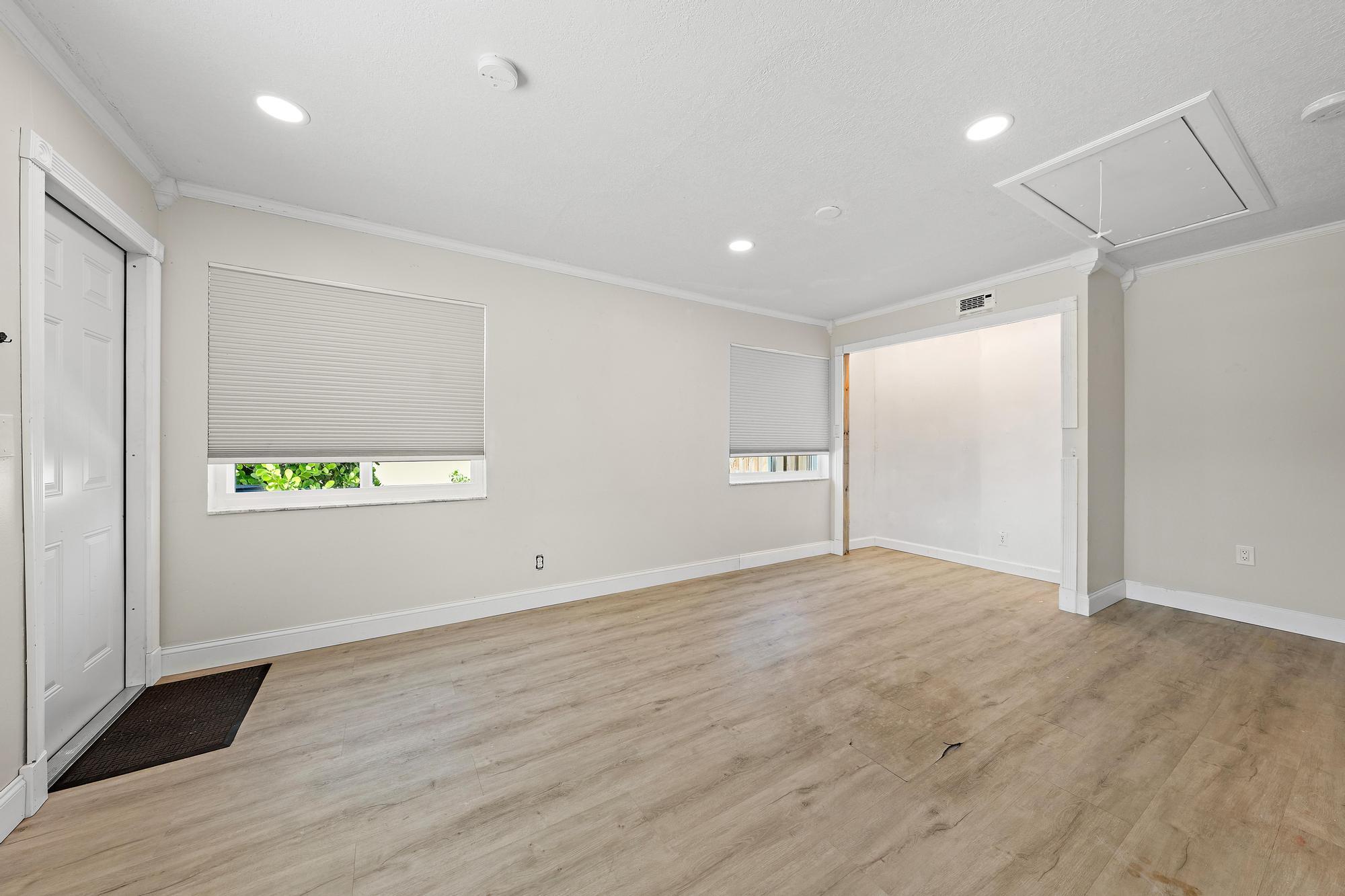 1 WINDSOR Road W