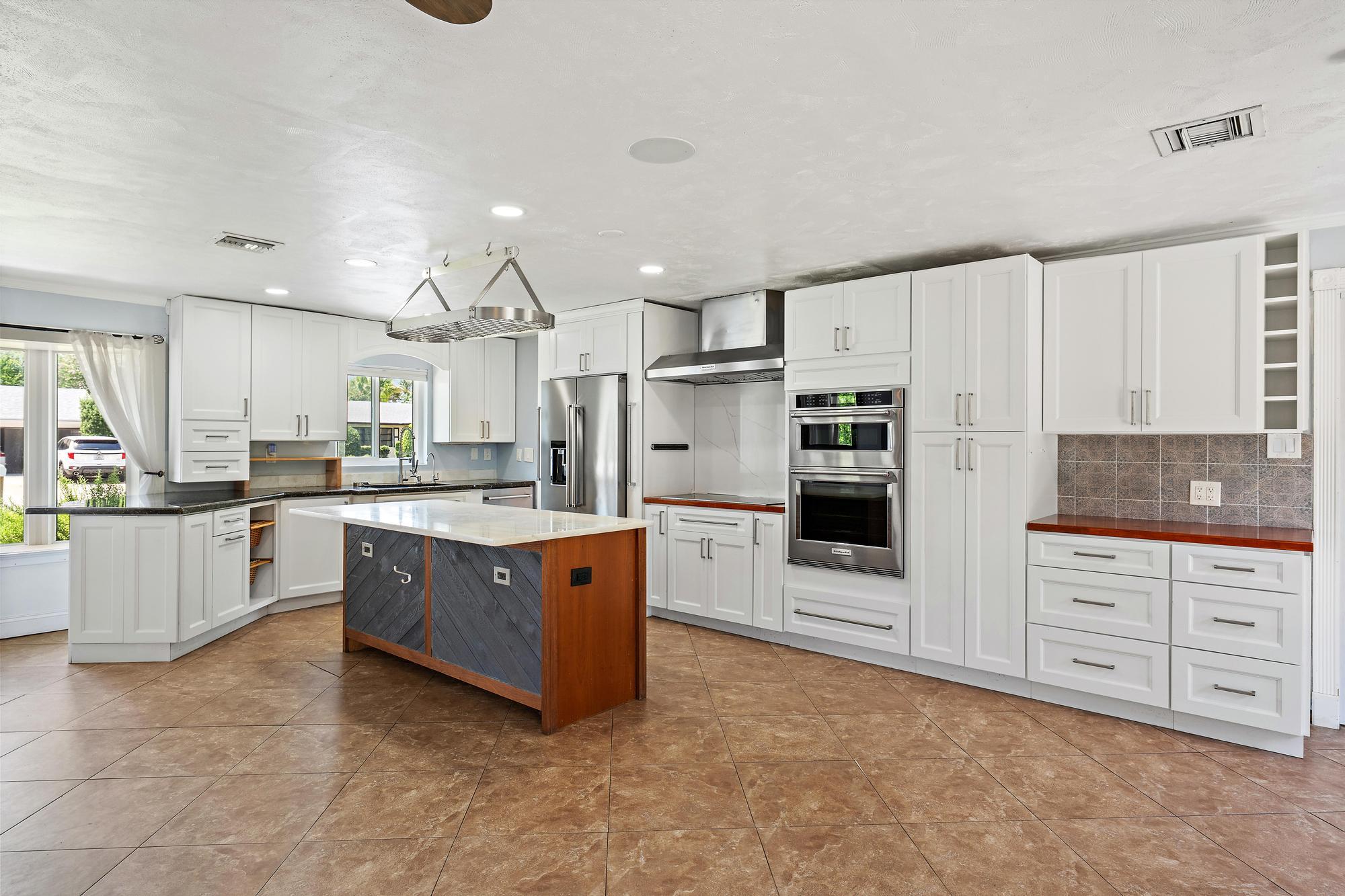 1 WINDSOR Road W