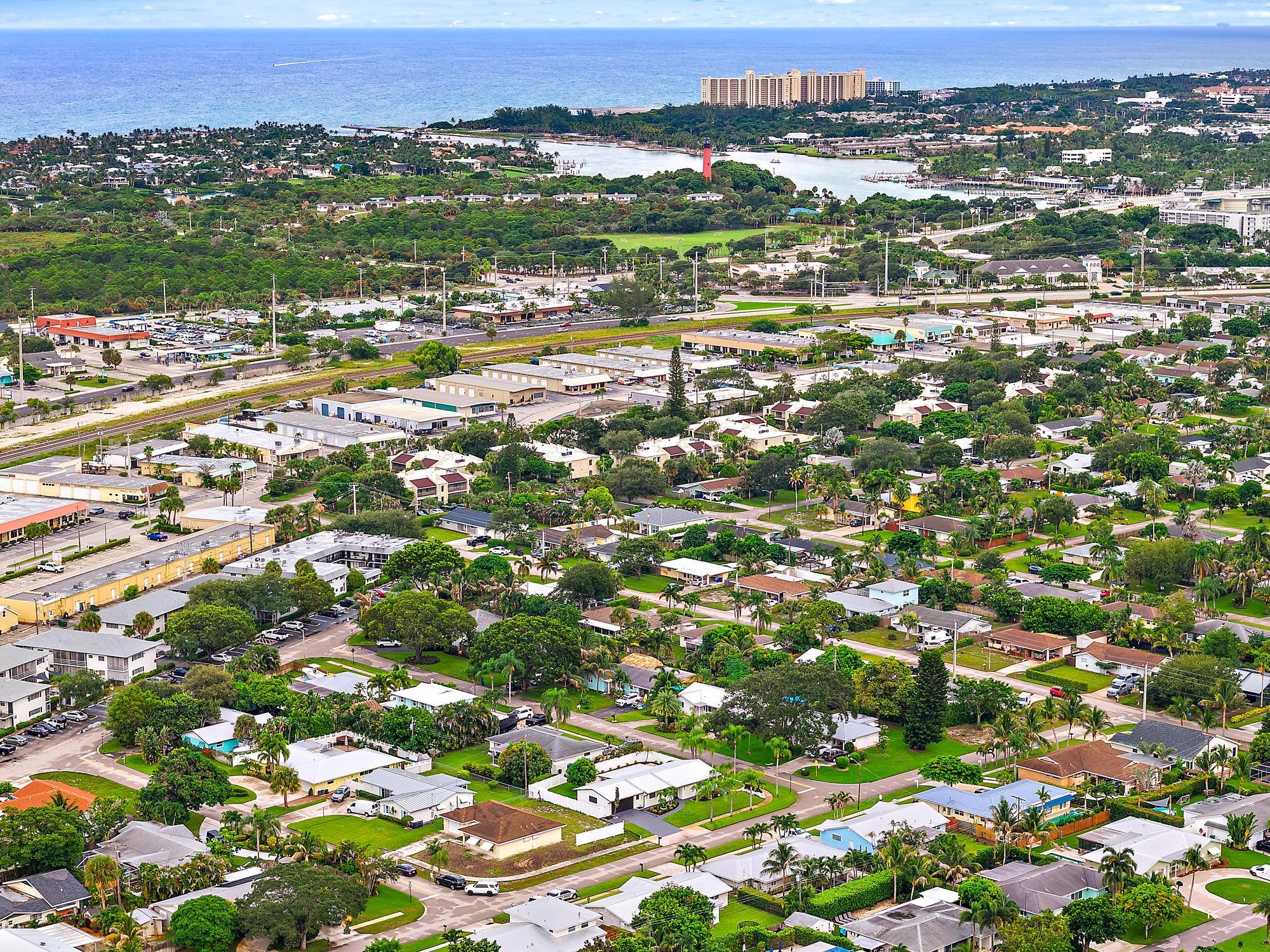 360 Saturn Avenue | Tequesta, Florida