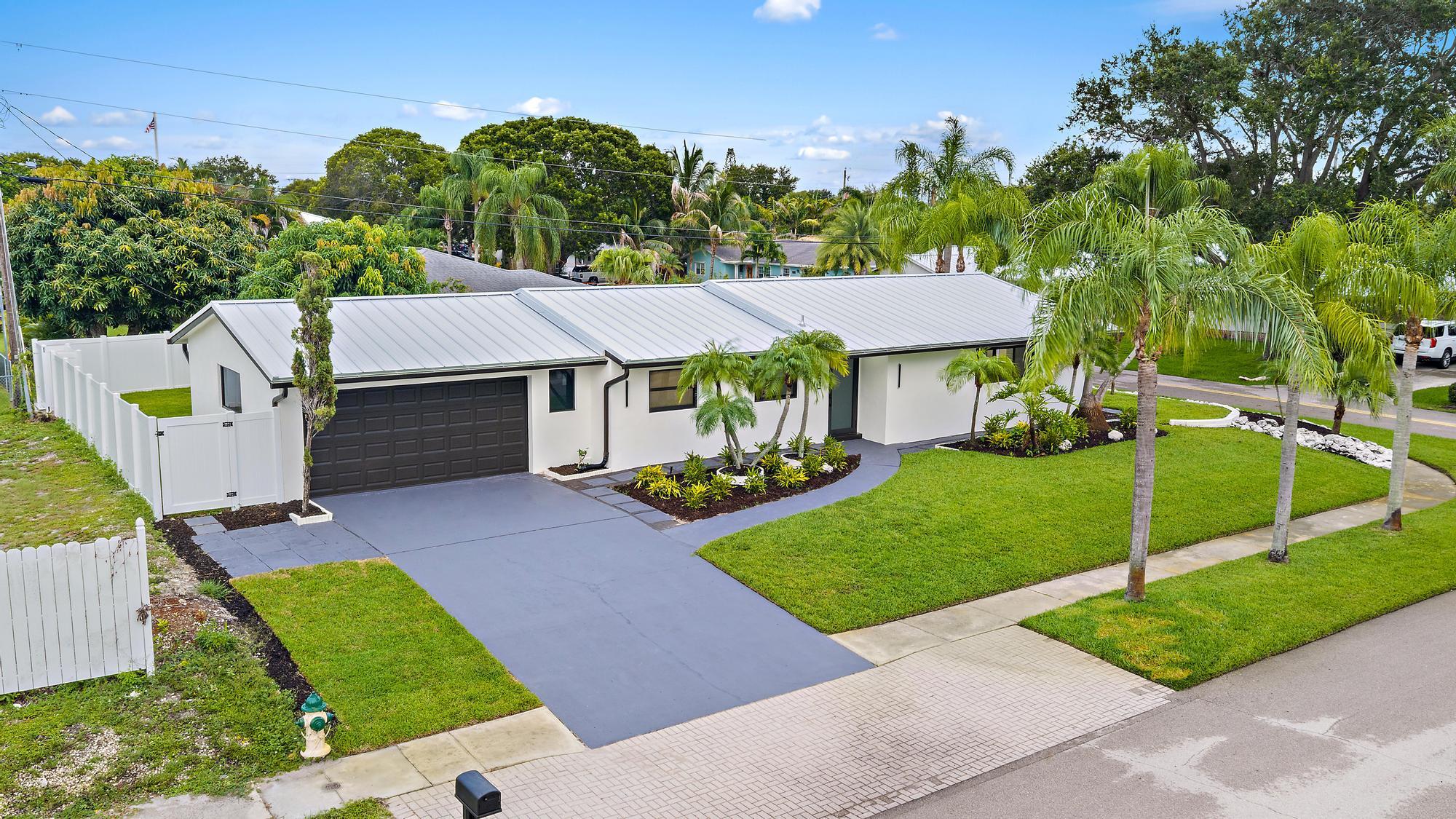 360 Saturn Avenue | Tequesta, Florida