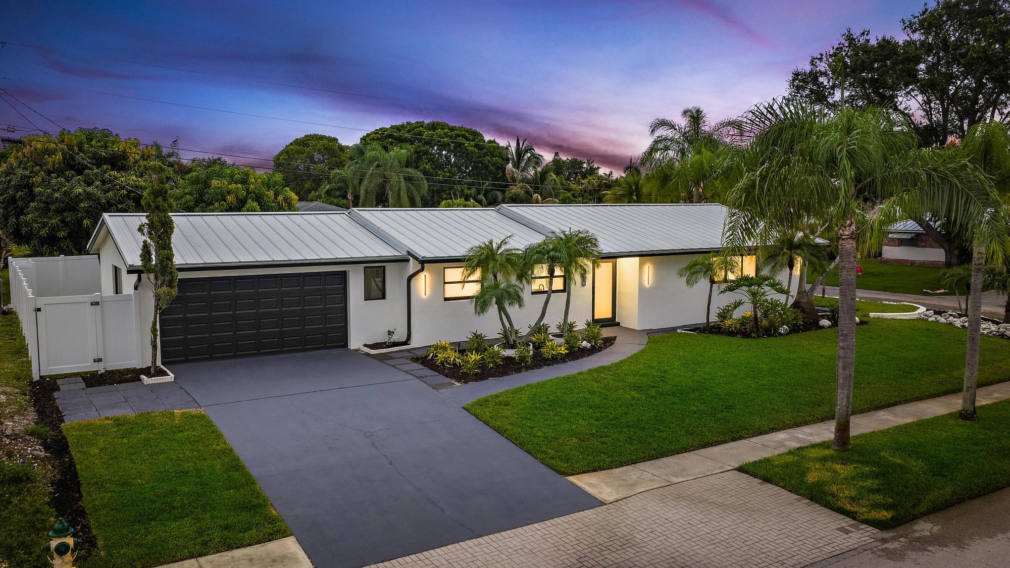 360 Saturn Avenue | Tequesta, Florida