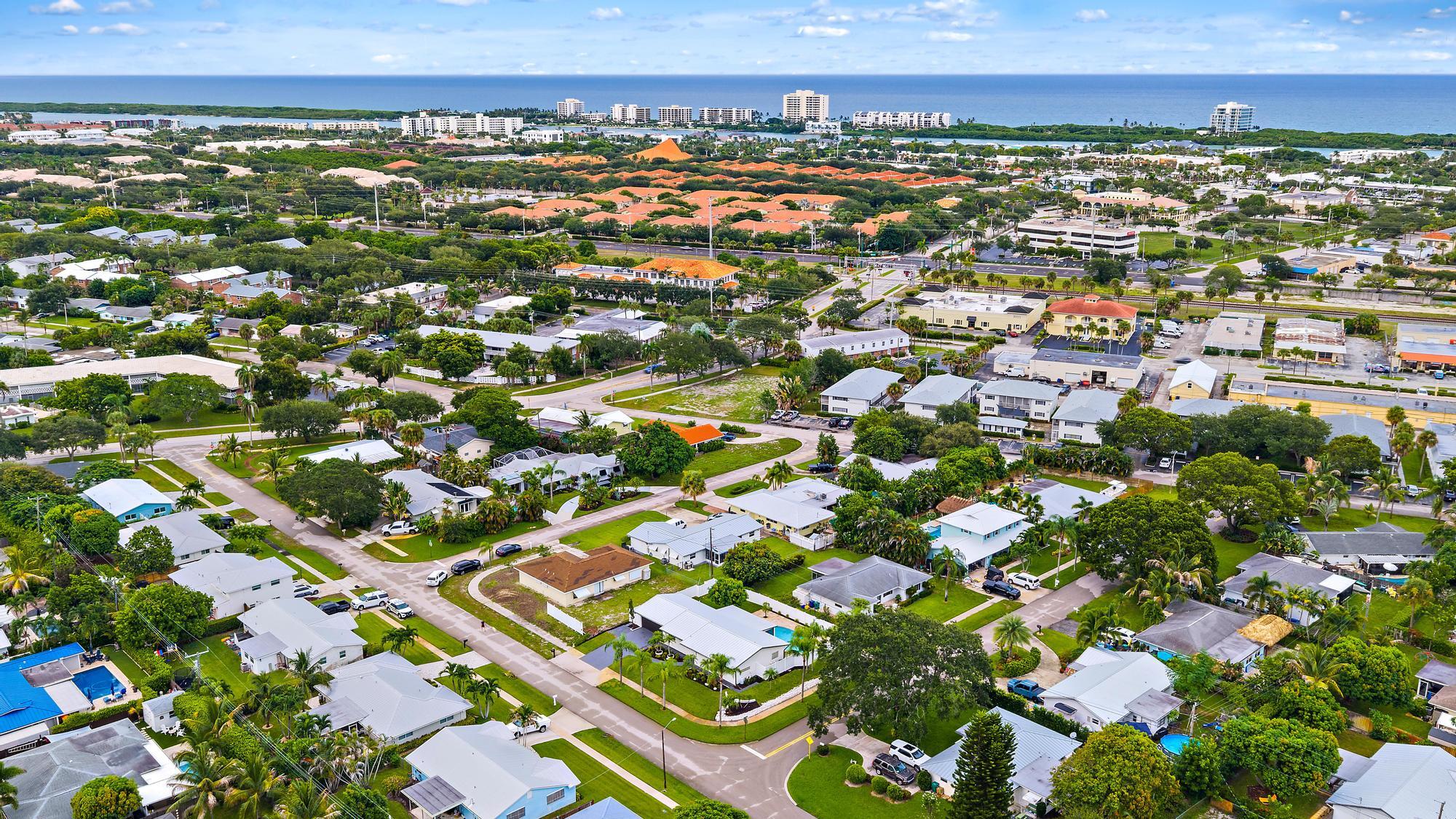 360 Saturn Avenue | Tequesta, Florida