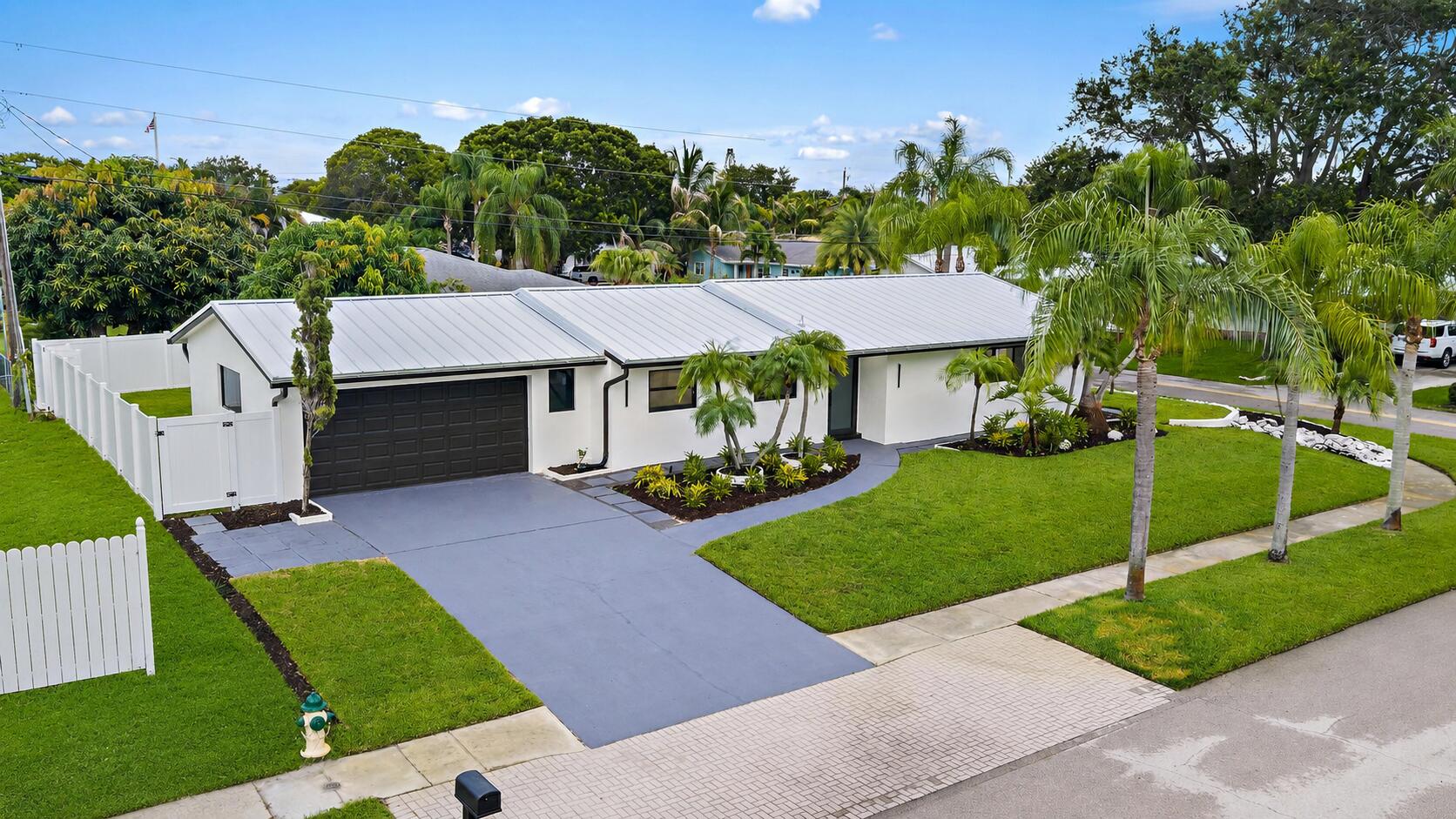 360 Saturn Avenue | Tequesta, Florida