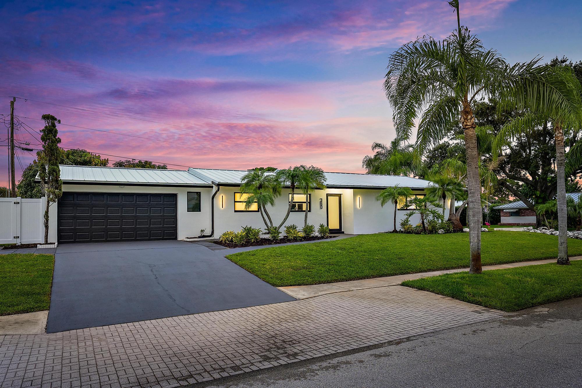 360 Saturn Avenue | Tequesta, Florida
