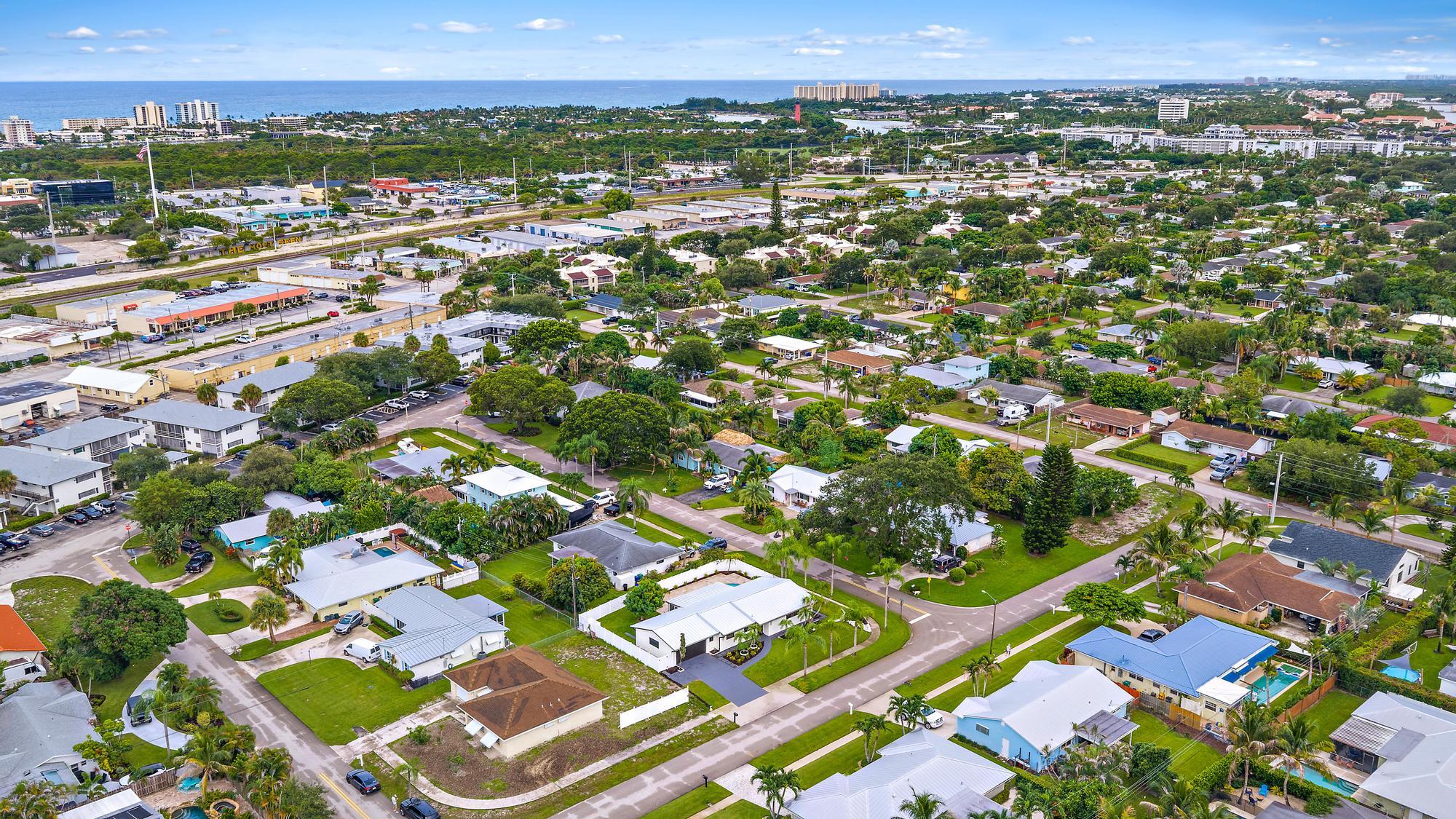 360 Saturn Avenue | Tequesta, Florida