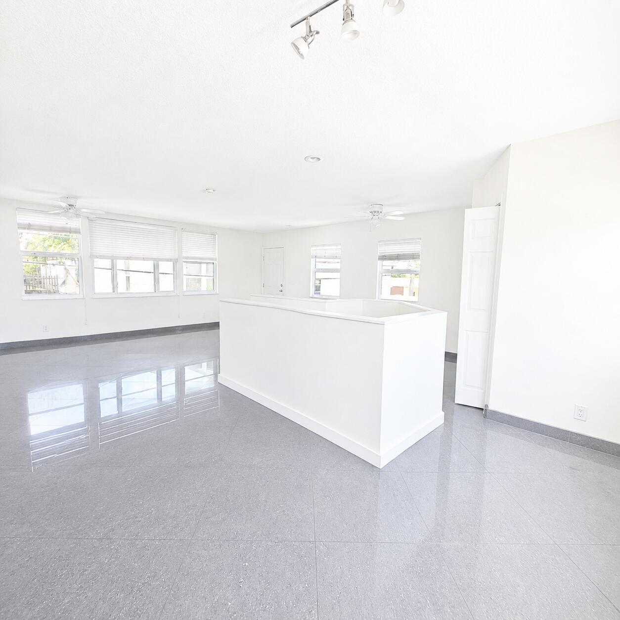 3709 S Olive Avenue 301 Central Dr