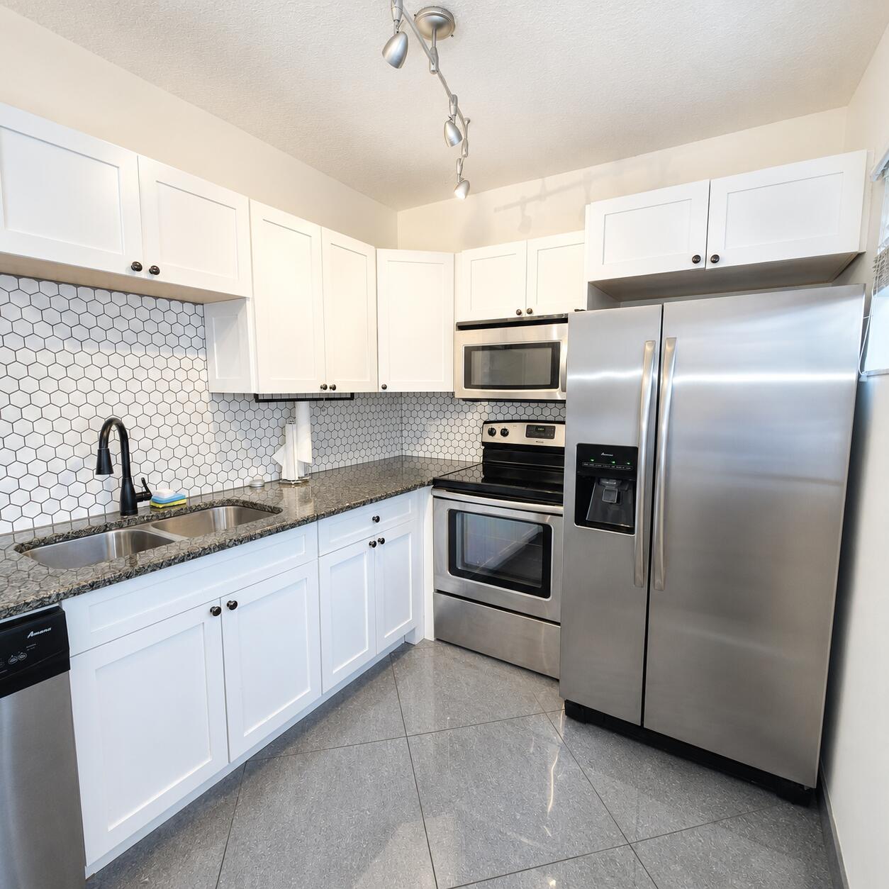 3709 S Olive Avenue 301 Central Dr