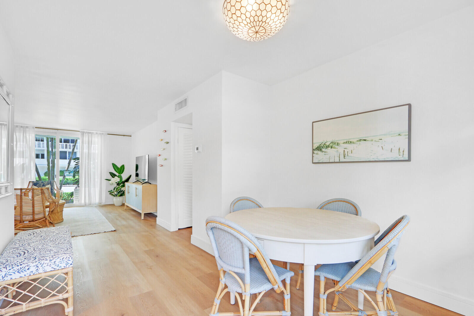 139 Sunrise Avenue 1090