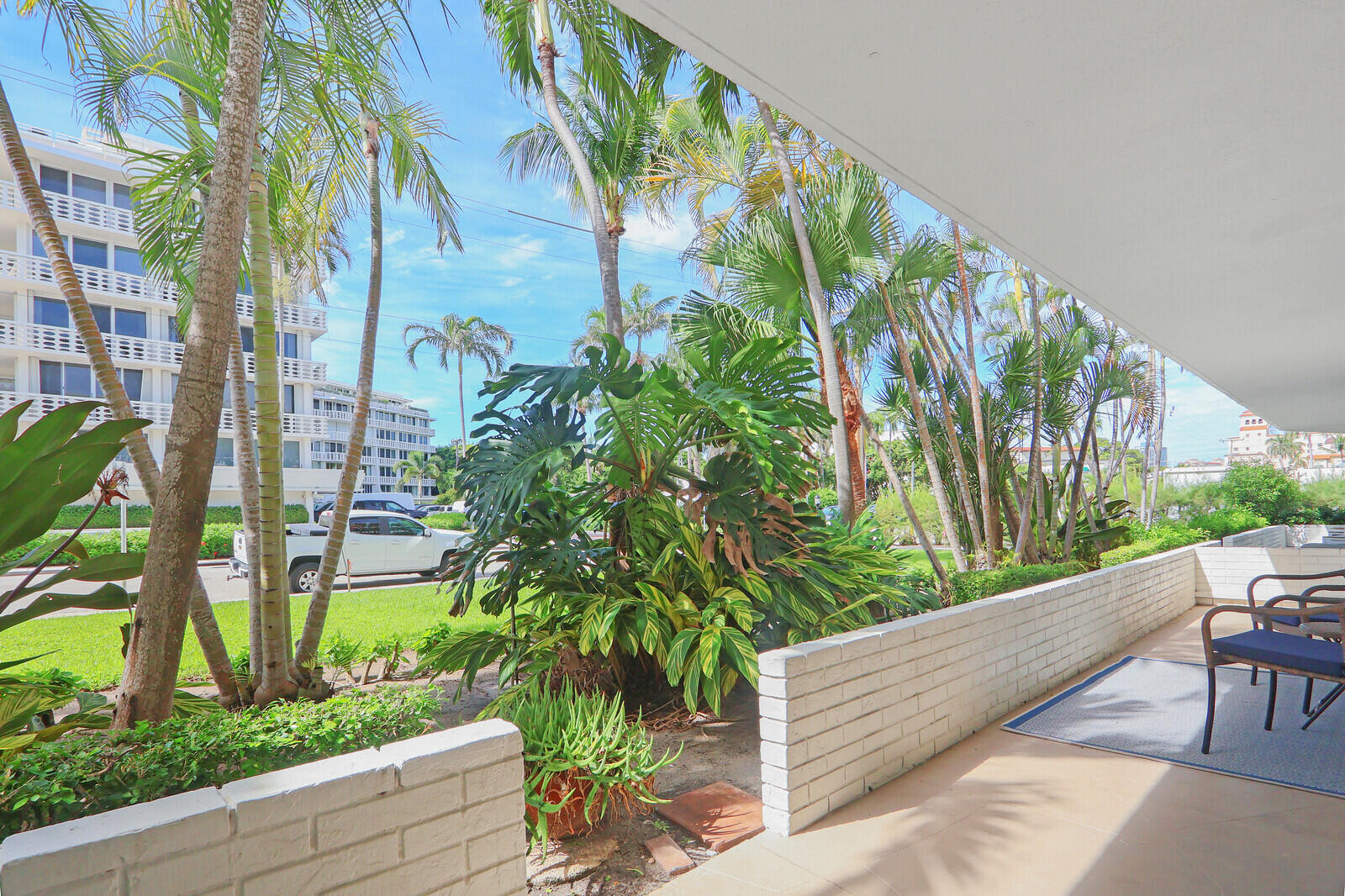 139 Sunrise Avenue 1090