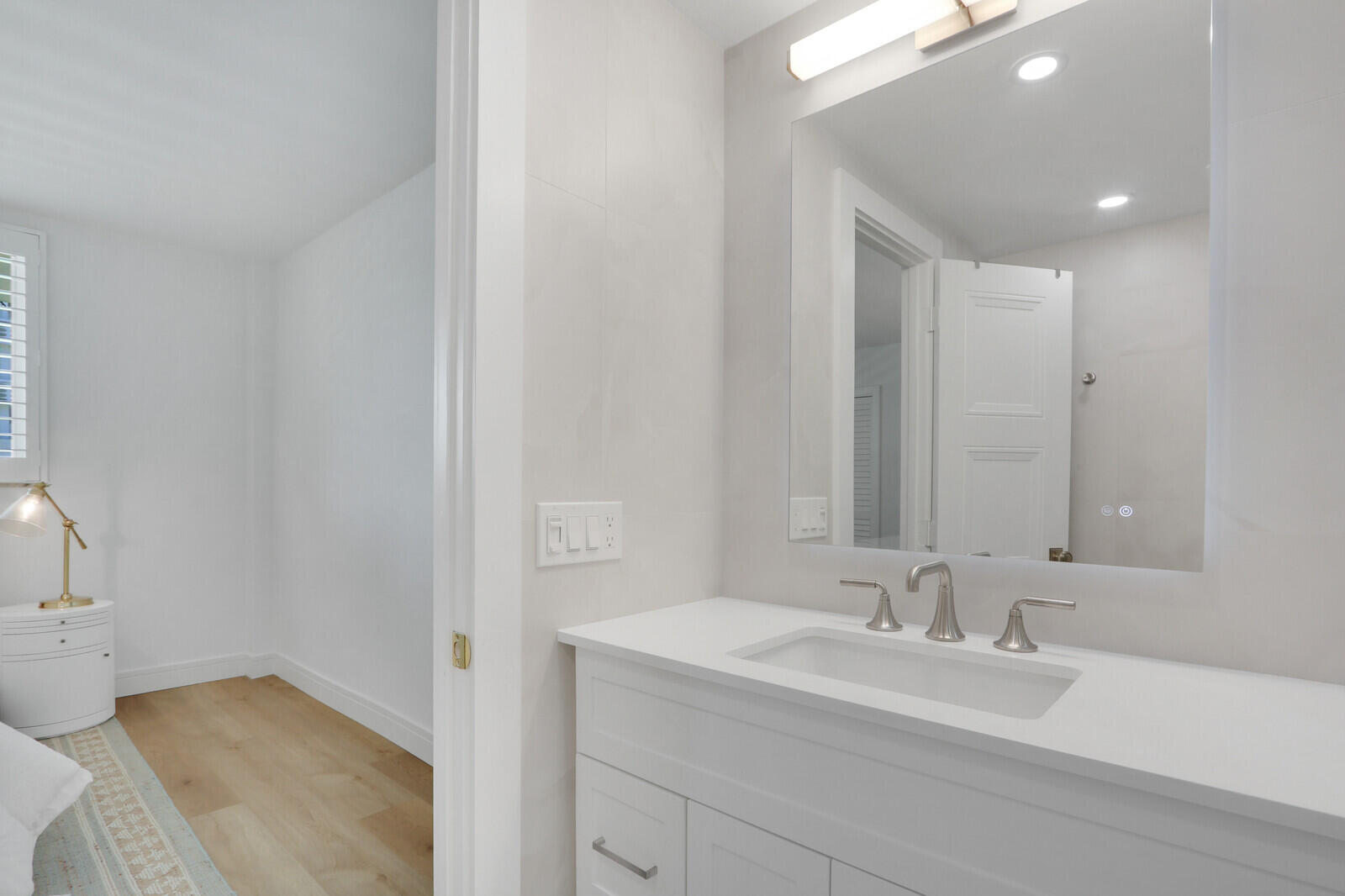 139 Sunrise Avenue 1090