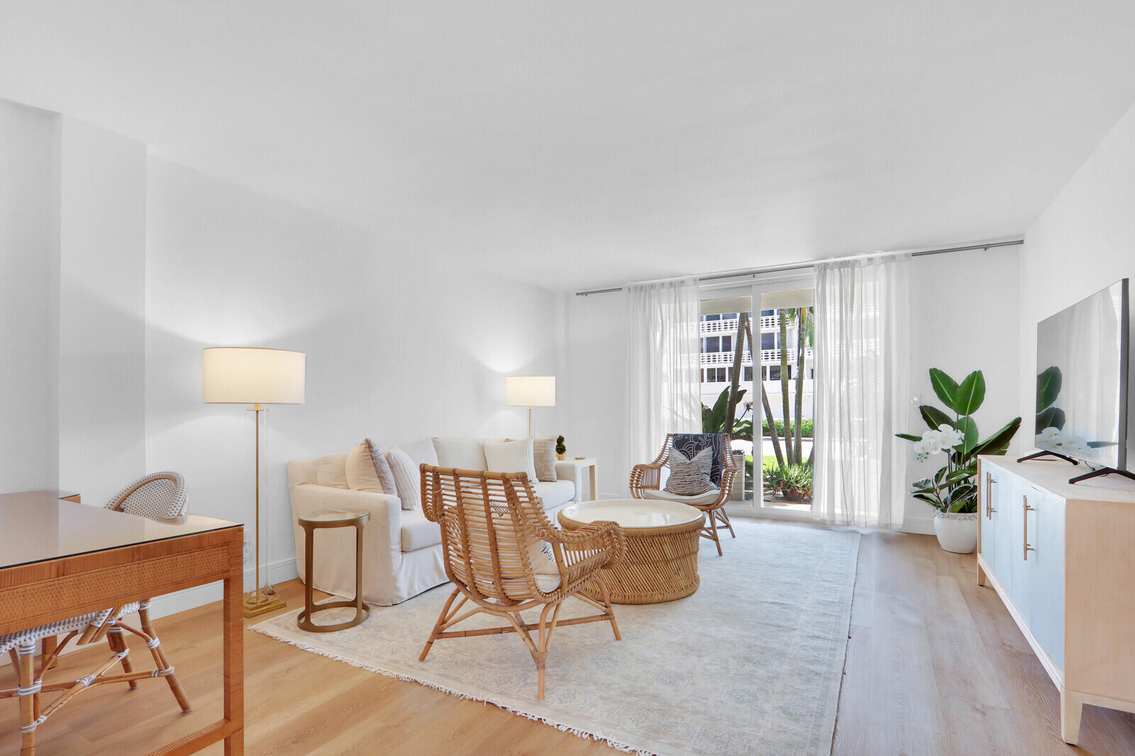 139 Sunrise Avenue 1090