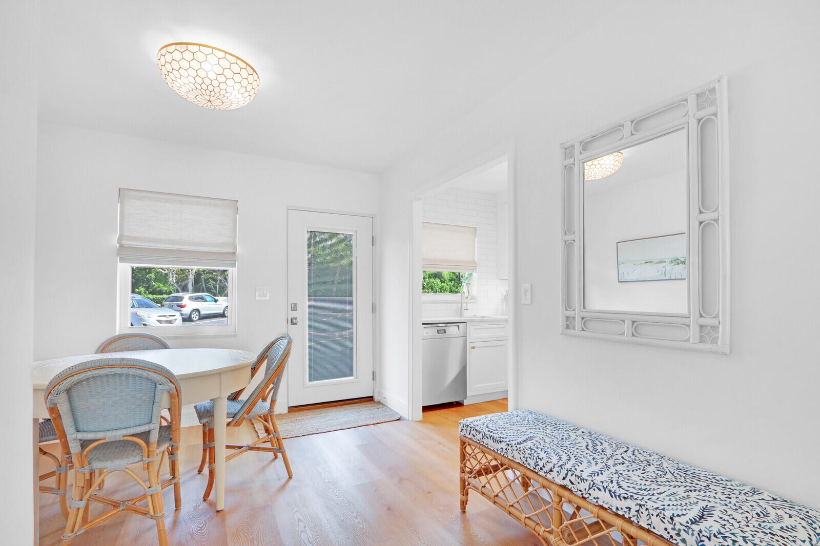 139 Sunrise Avenue 1090