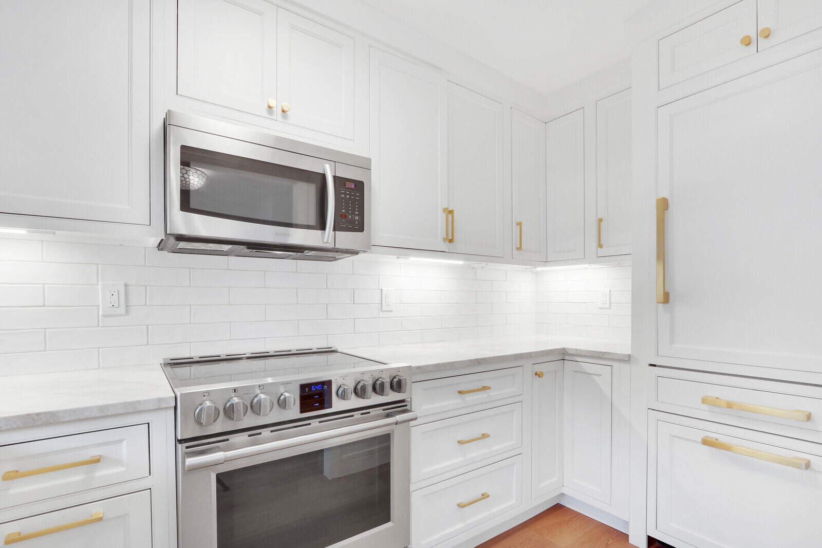 139 Sunrise Avenue 1090