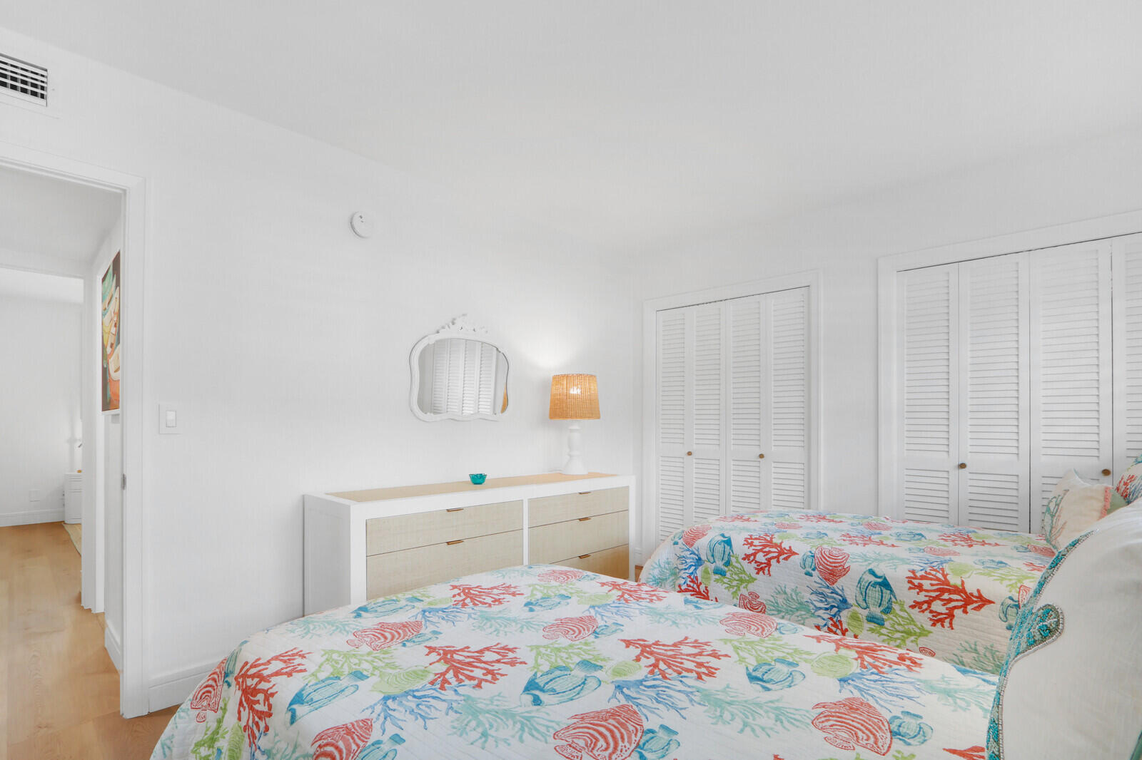 139 Sunrise Avenue 1090