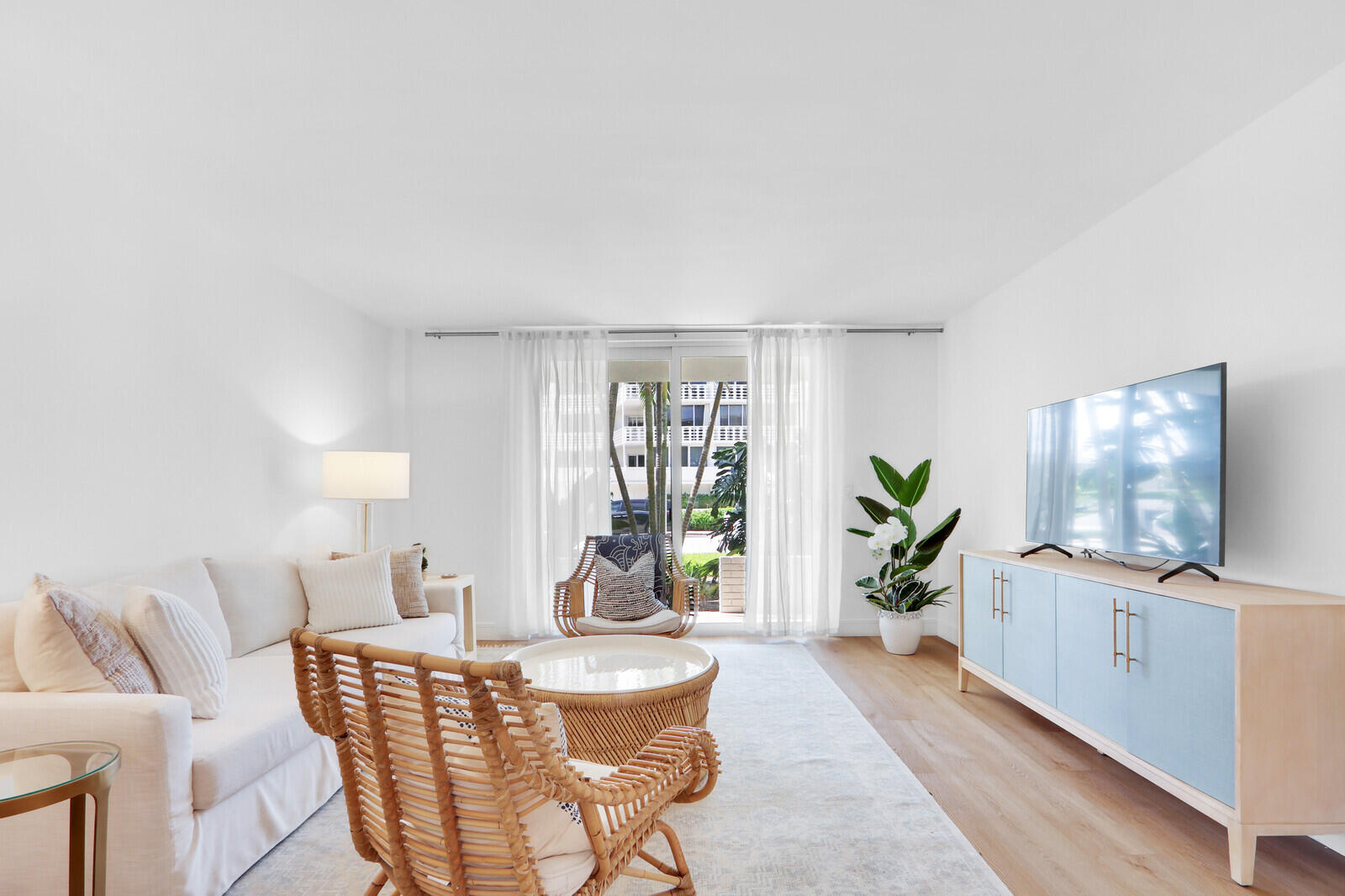 139 Sunrise Avenue 1090