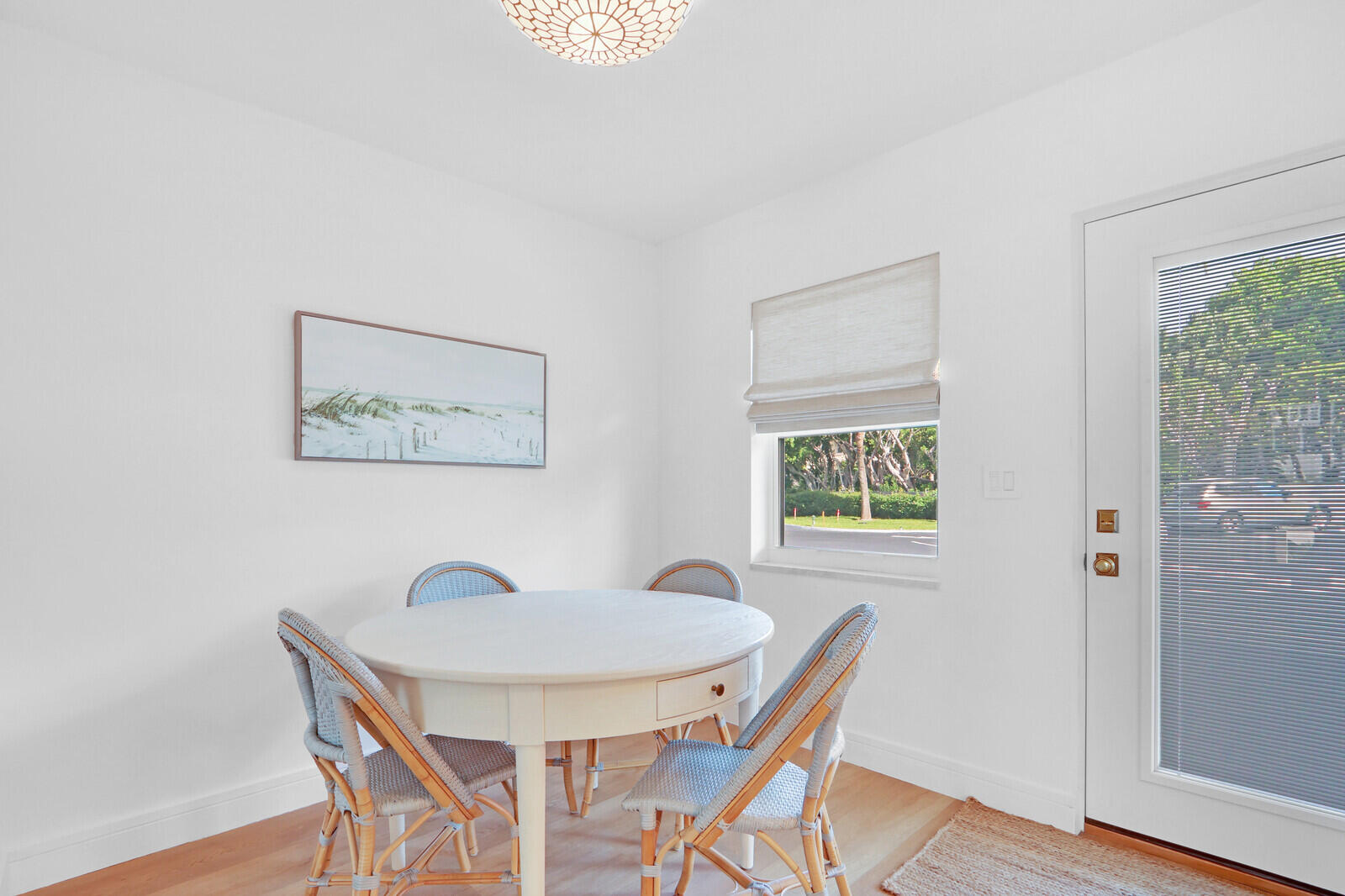 139 Sunrise Avenue 1090