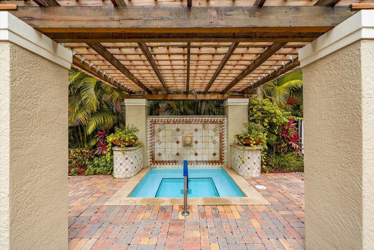 720 S Sapodilla Avenue 204