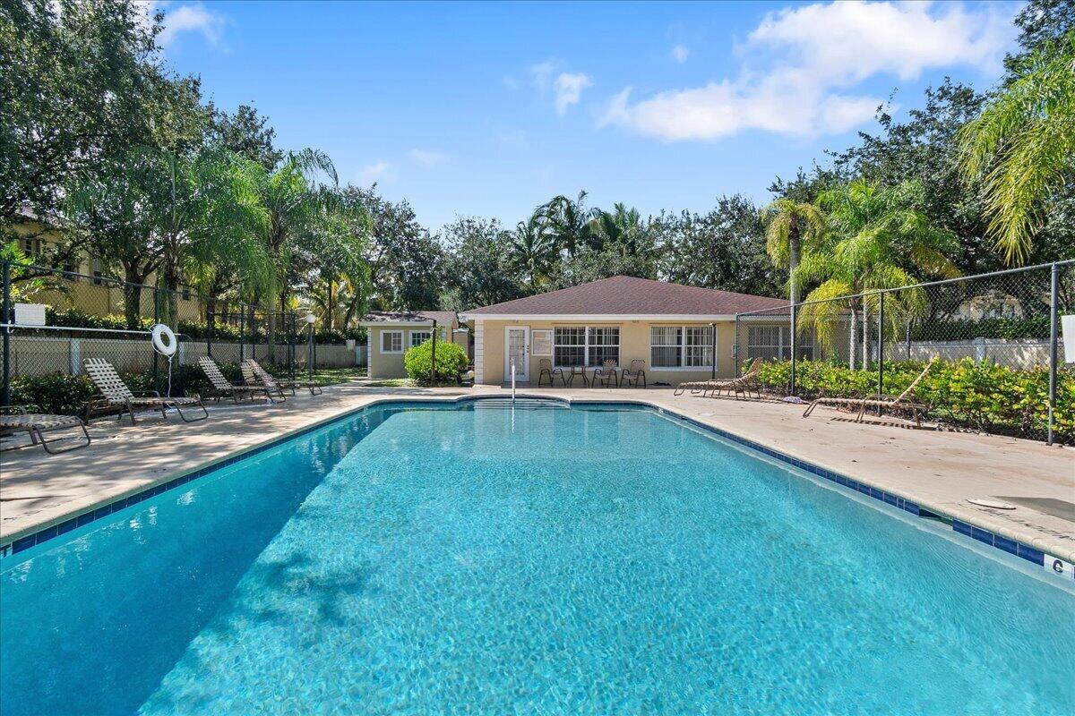 1805 PALM BEACH TRACE Drive